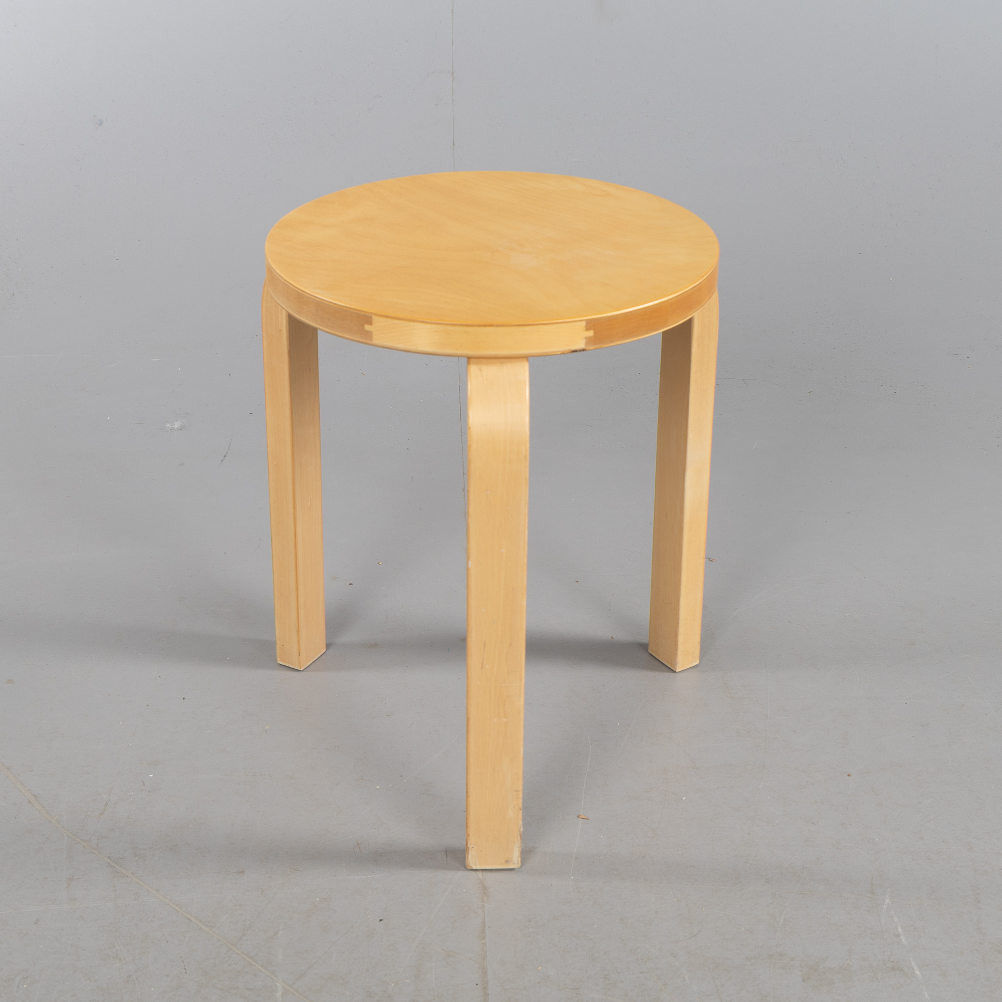 ALVAR AALTO. Pall, modell 60, Artek, Finland.