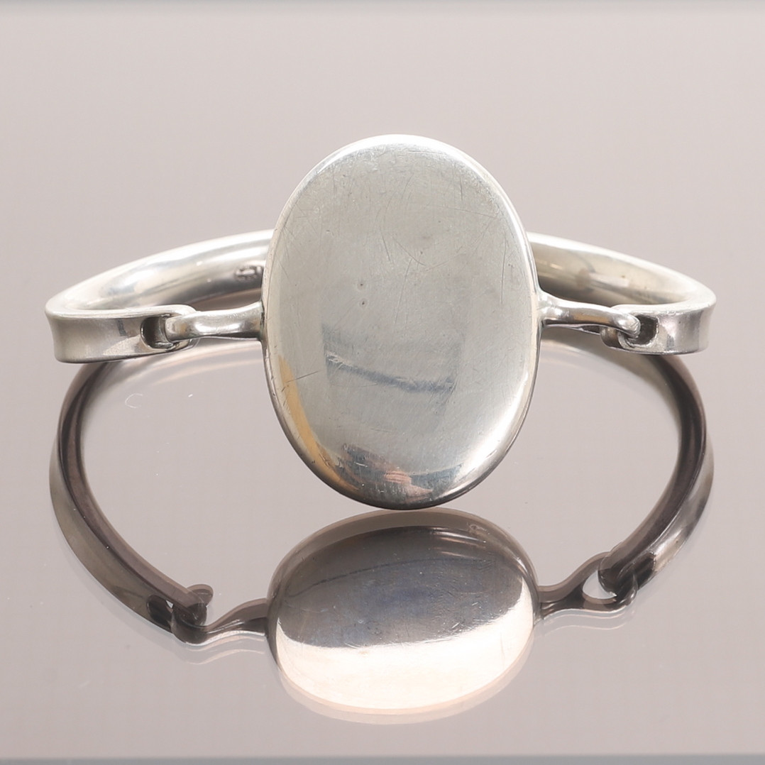 VIVIANNA TORUN BÜLOW-HÜBE. Armring, sterlingsilver, för Georg Jensen, Danmark.