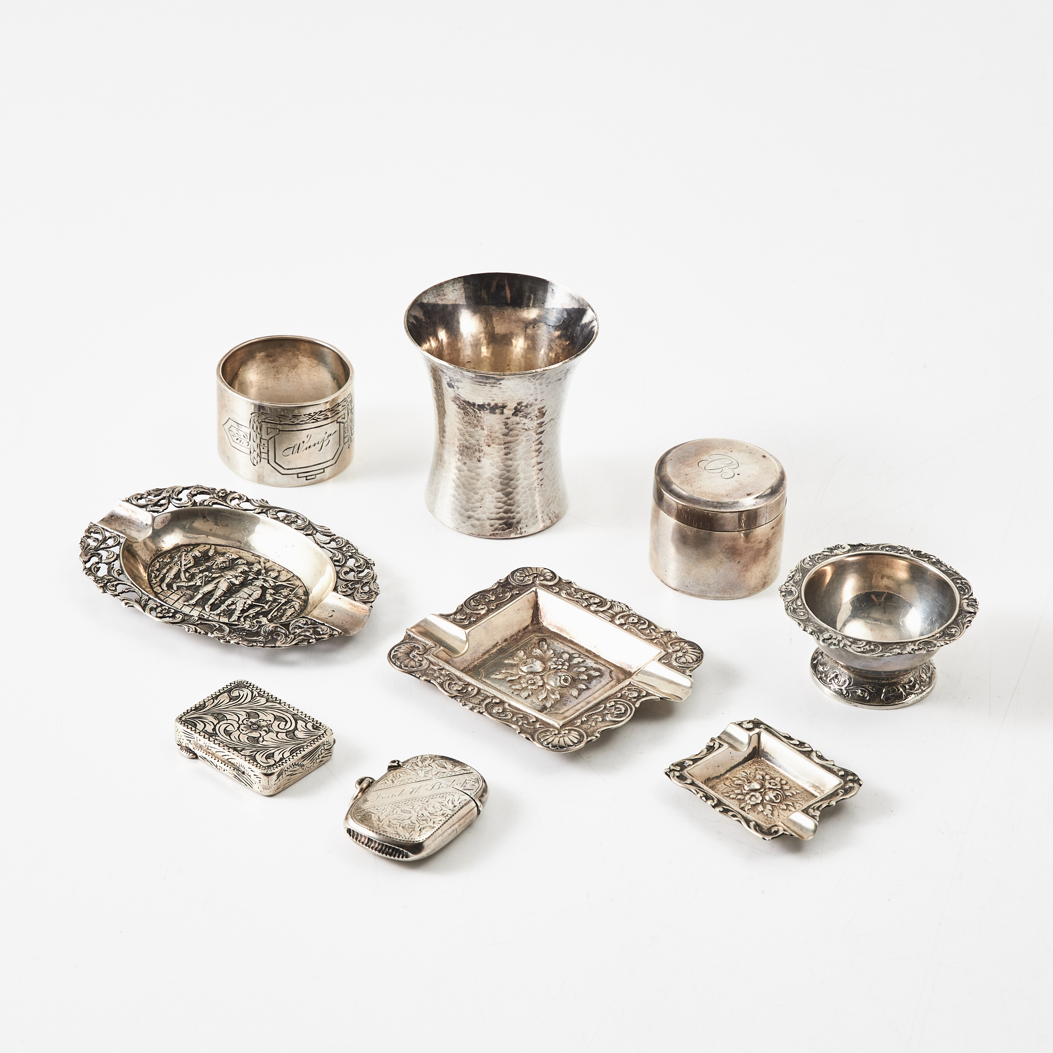 BÄGARE, DOSOR, 2 st., SALTKAR, ASKFAT, 3 st., TÄNDSTICKSFODRAL, serviettring, silver.
