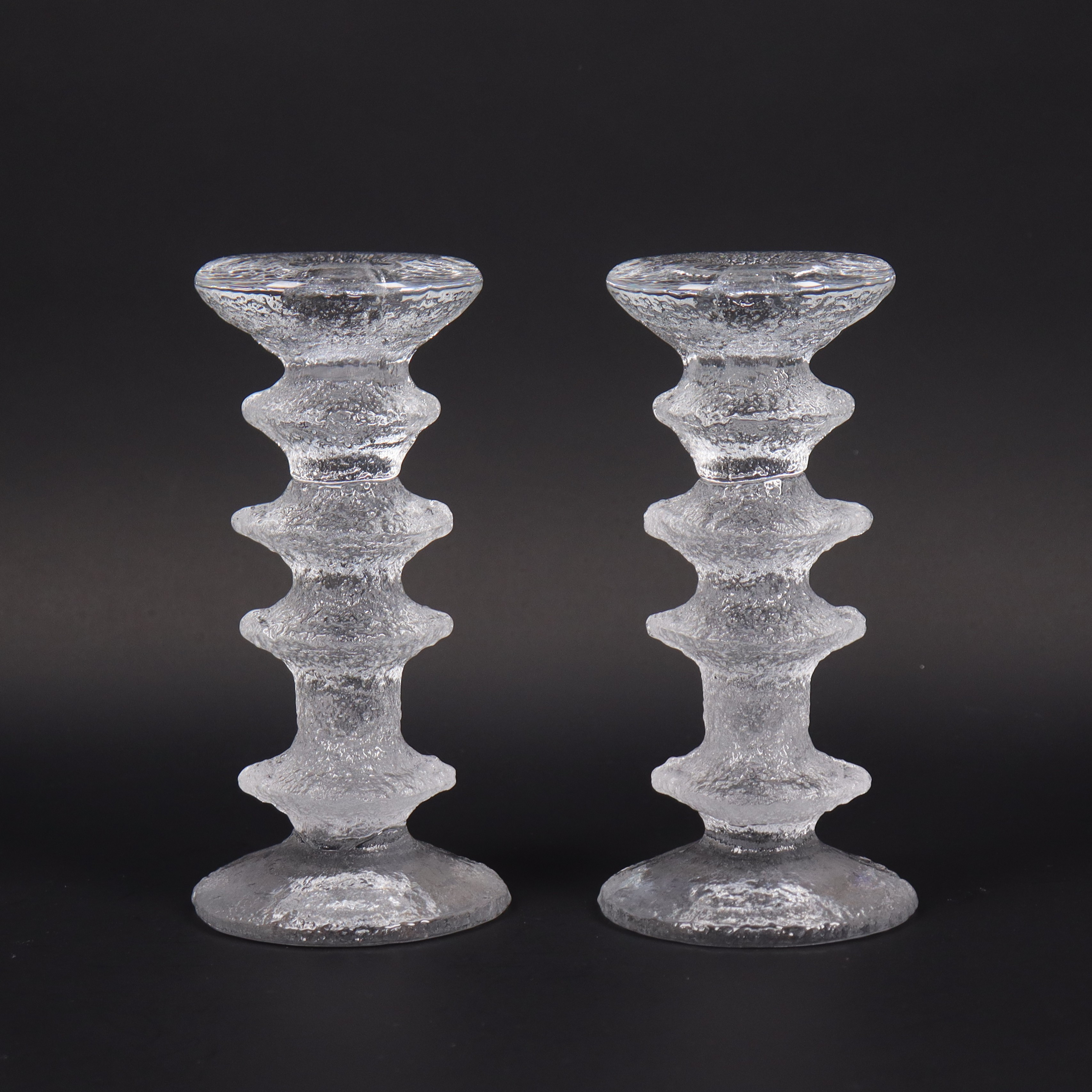 TIMO SARPANEVA. "Festivo", ljusstakar i glas, Iittala, Finland, 1 par.