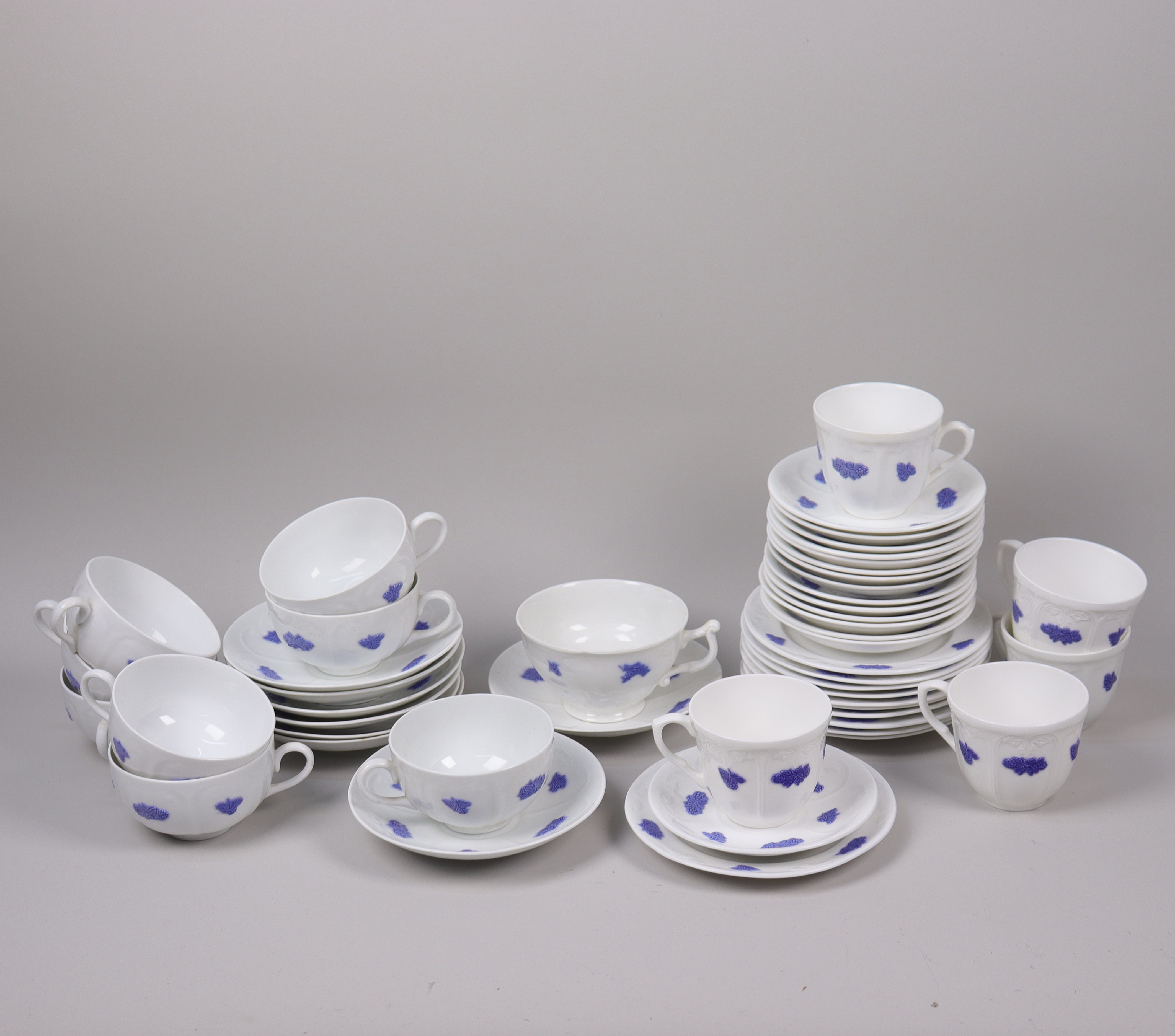KAFFE -/TESERVIS, "Blå Blom", Gustavsberg och Rörstrand, 47 delar.