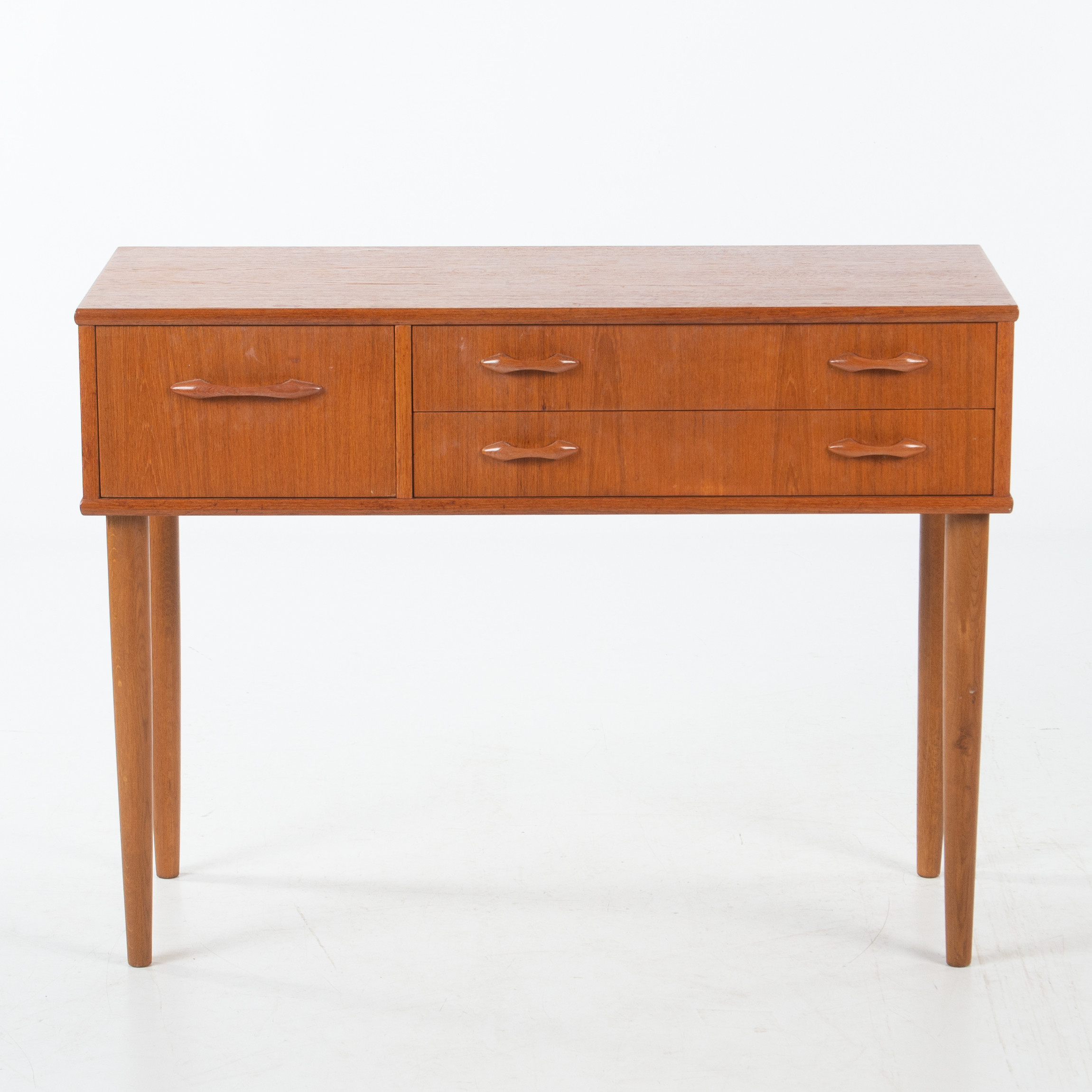SYBORD / SMÅBYRÅ, teak, 1950/60-tal.
