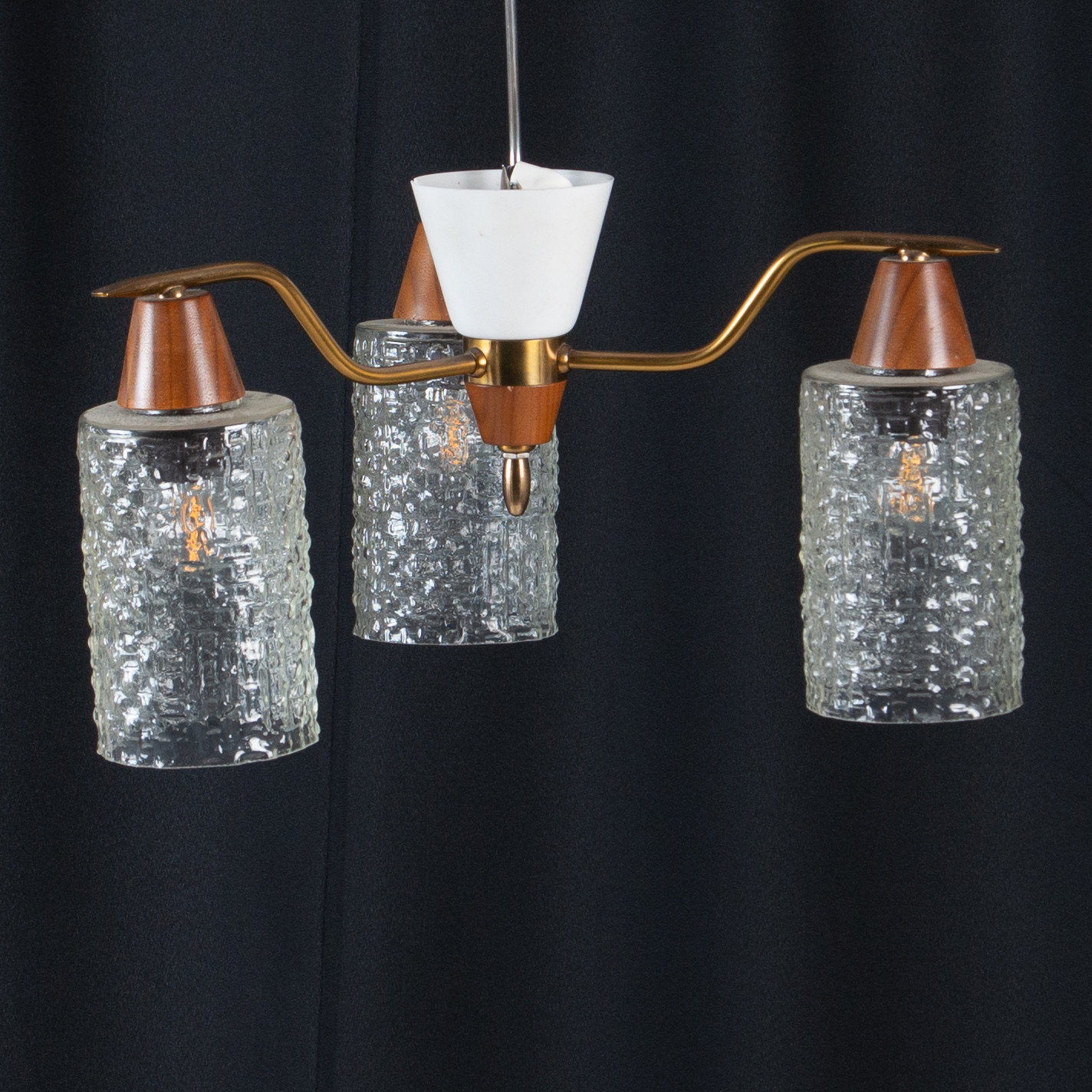 TAKLAMPA, teak, mässing och glas, 1960-tal.