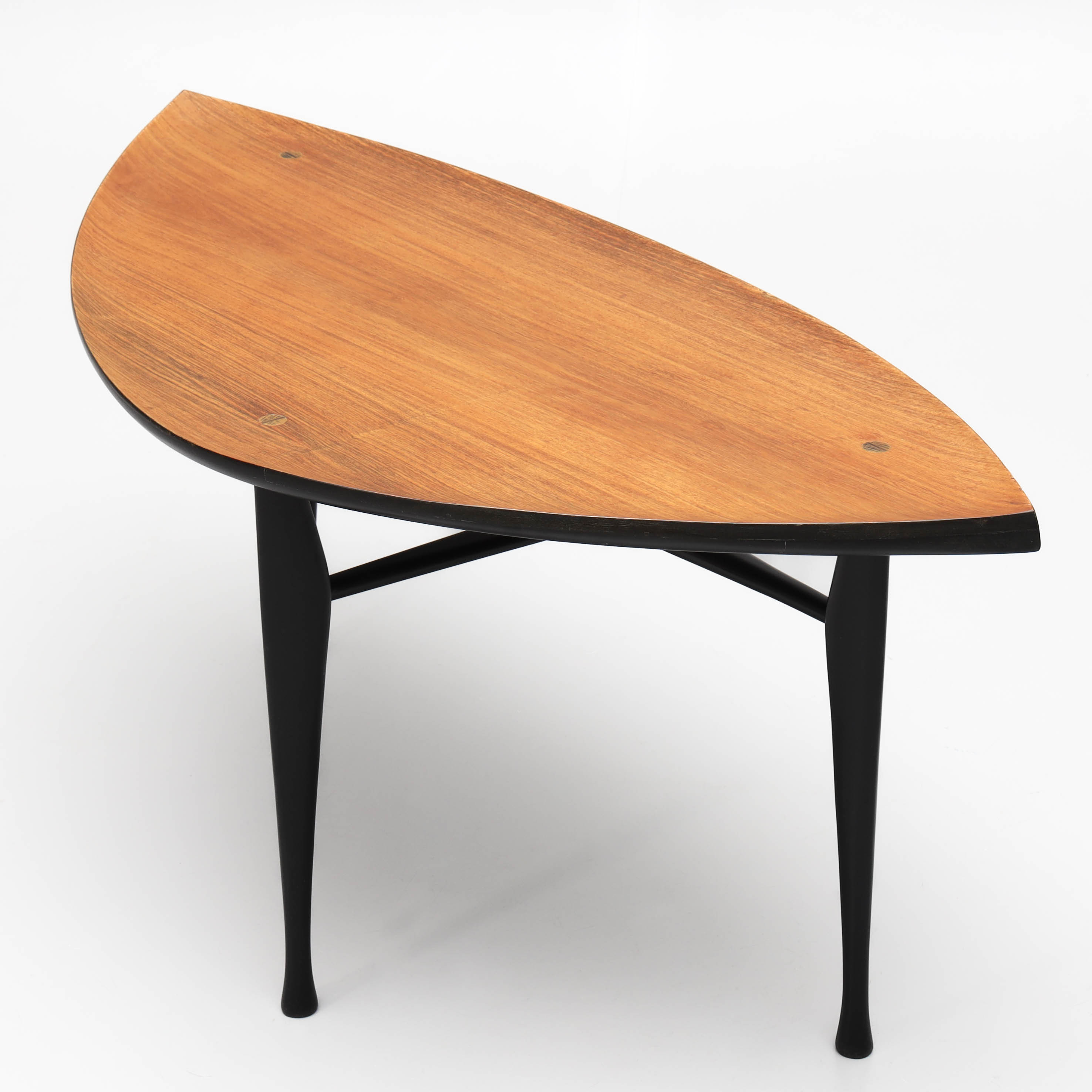 YNGVE EKSTRÖM. Soffbord, teak och svärtat underrede, "Rytm", Westbergs Möbler, Tranås, 1950/60-tal.