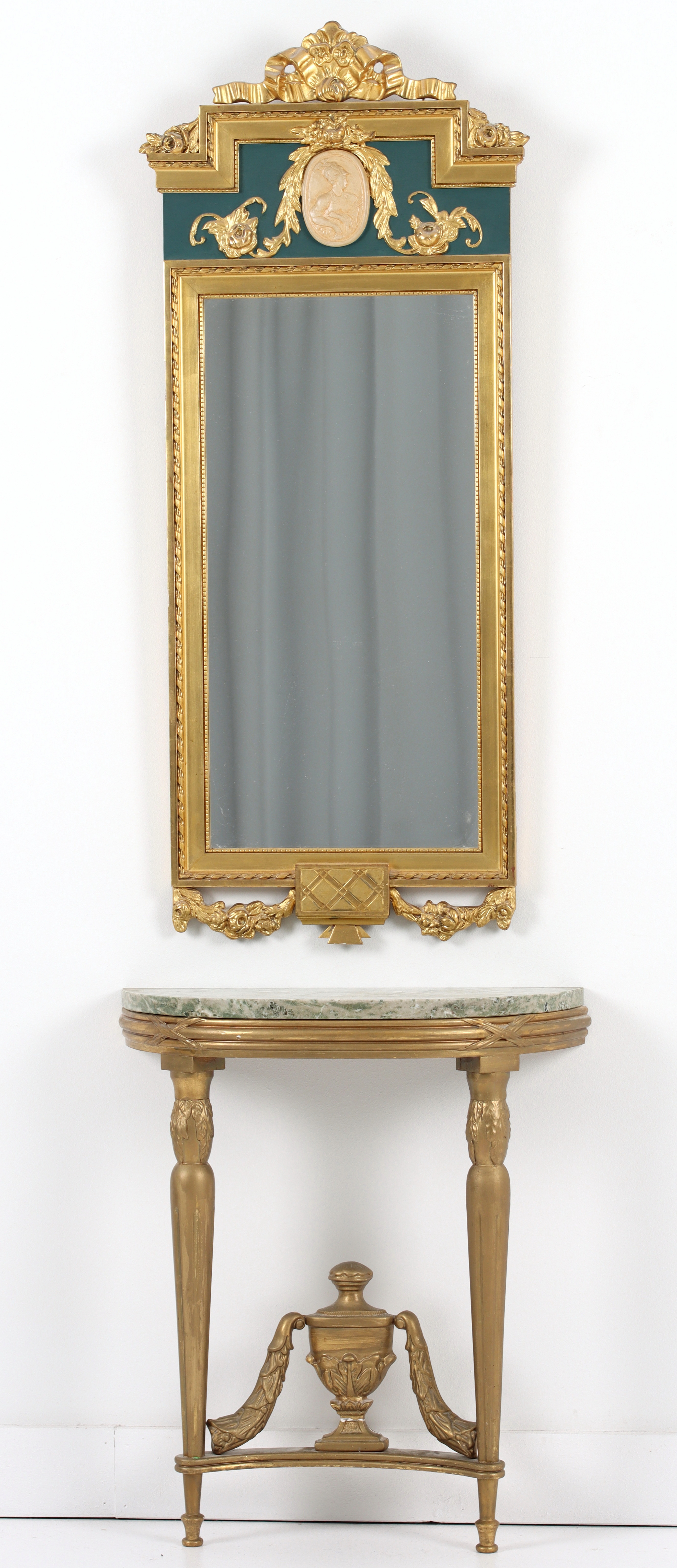 SPEGEL, med konsolbord, Gustaviansk stil, 1900-tal.