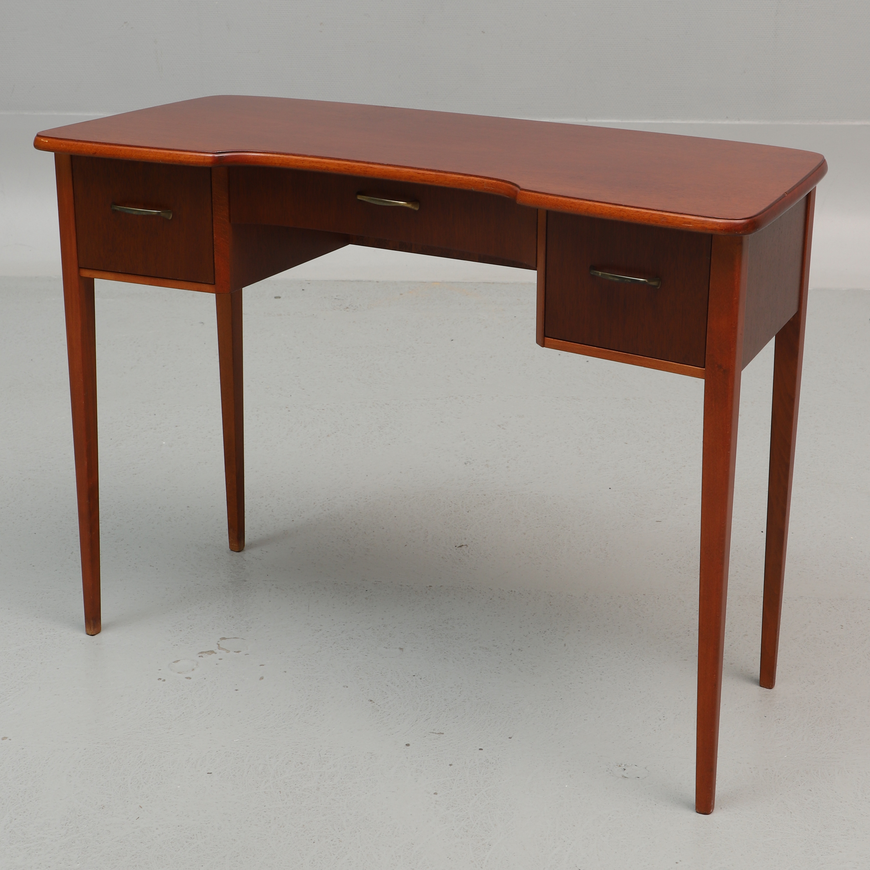 Sminkbord/Damskrivbord, trä, Halvdan Pettersson, Tibro, 1950-tal.