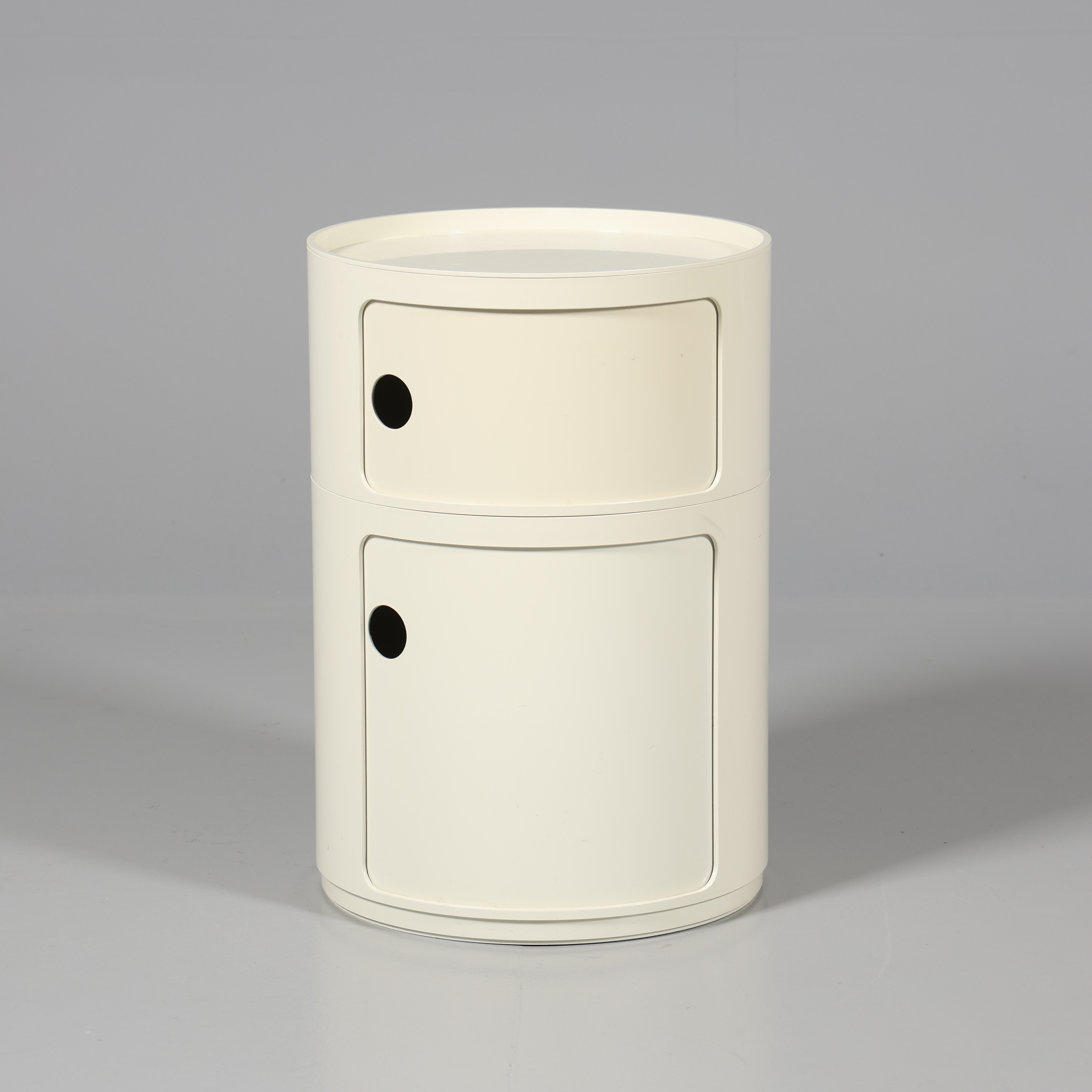 ANNA CASTELLI. SKÅP / SÄNGBORD, "Componibili", plast Kartell, Binasco Milano, Italien.