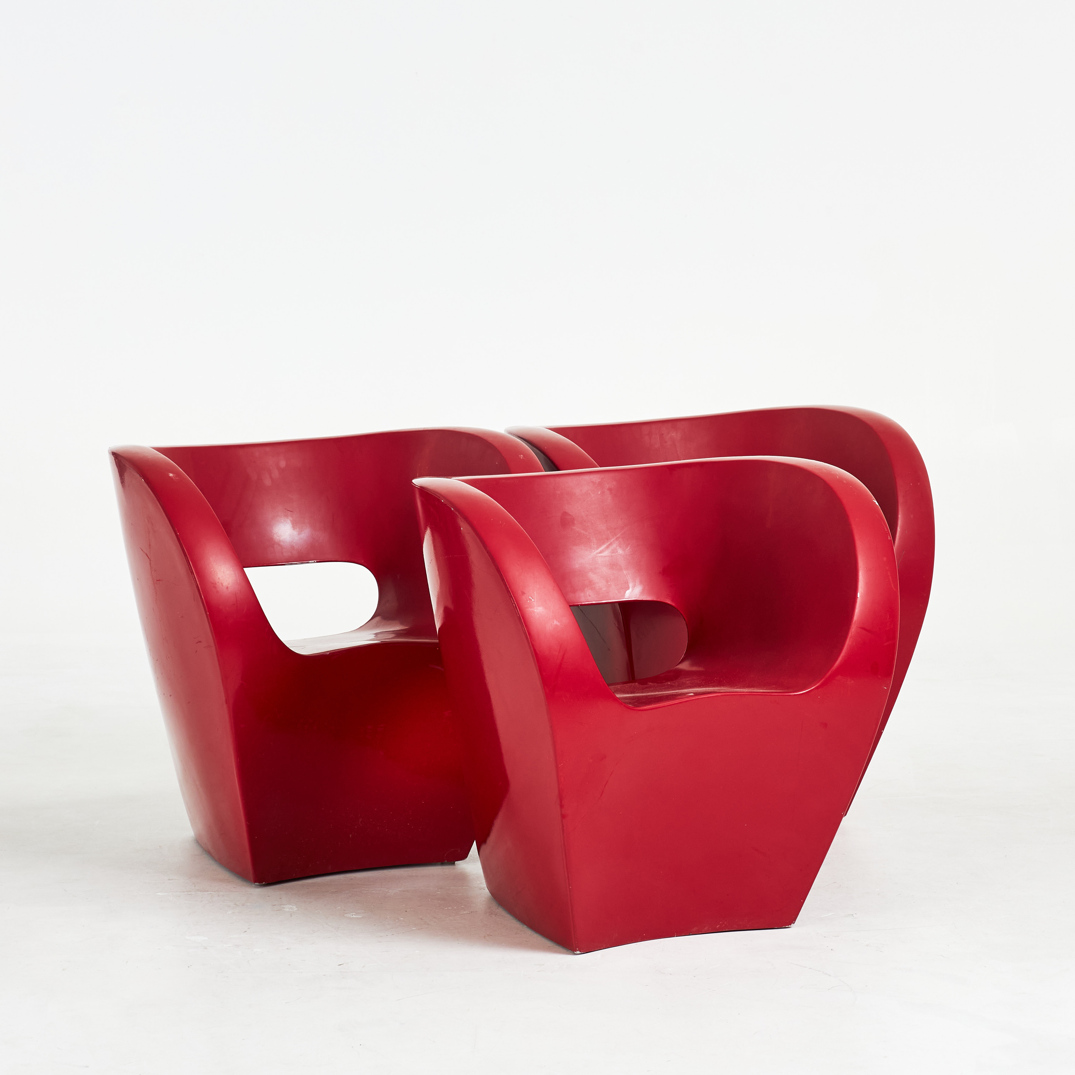 RON ARAD. 3 st, "Victoria and Albert", fåtöljer, Morso, lackerat kompositmaterial, formgiven 2000.