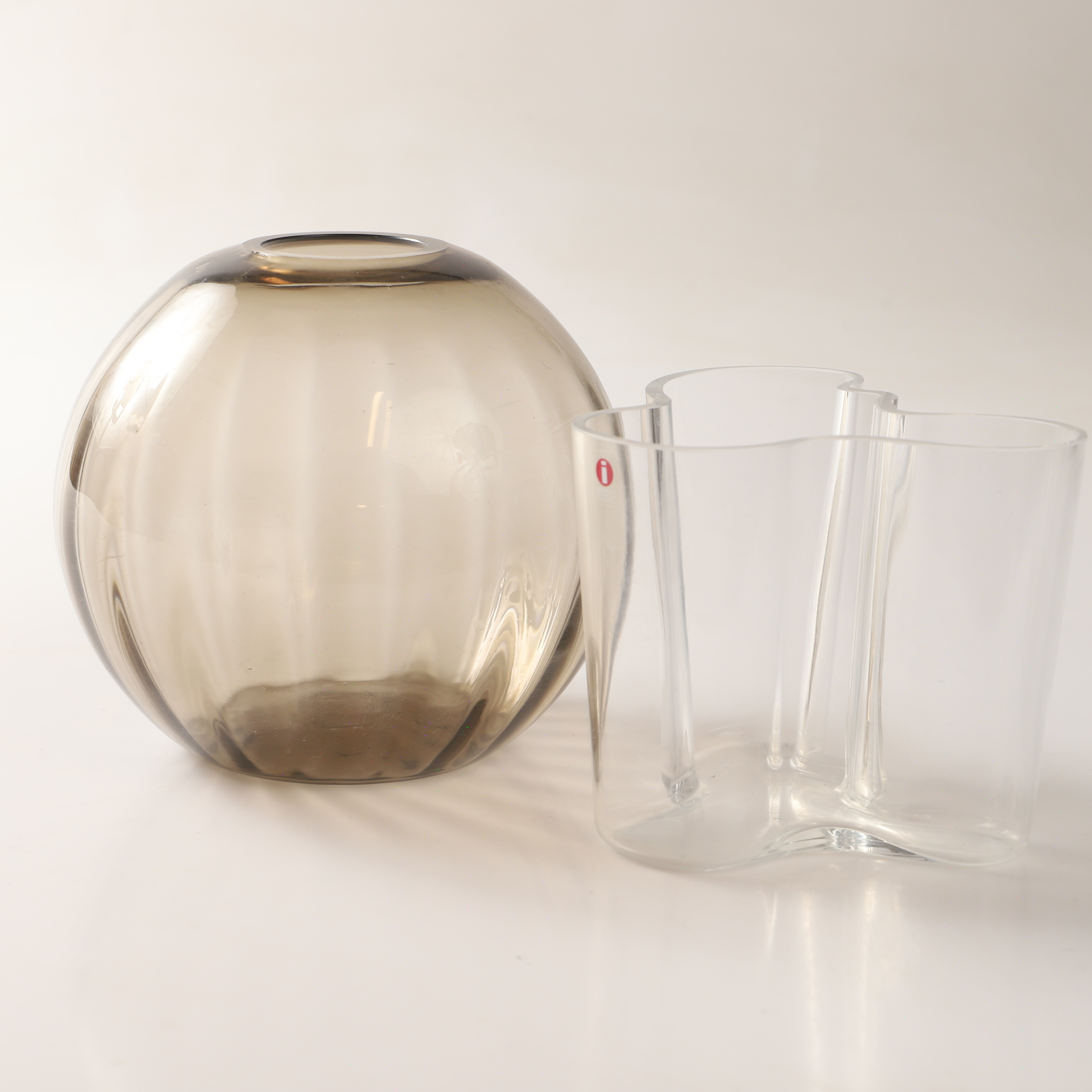 VASER, 2 stycken, bl.a. "Savoy", glas, Alvar Aalto, Iittala, Finland.