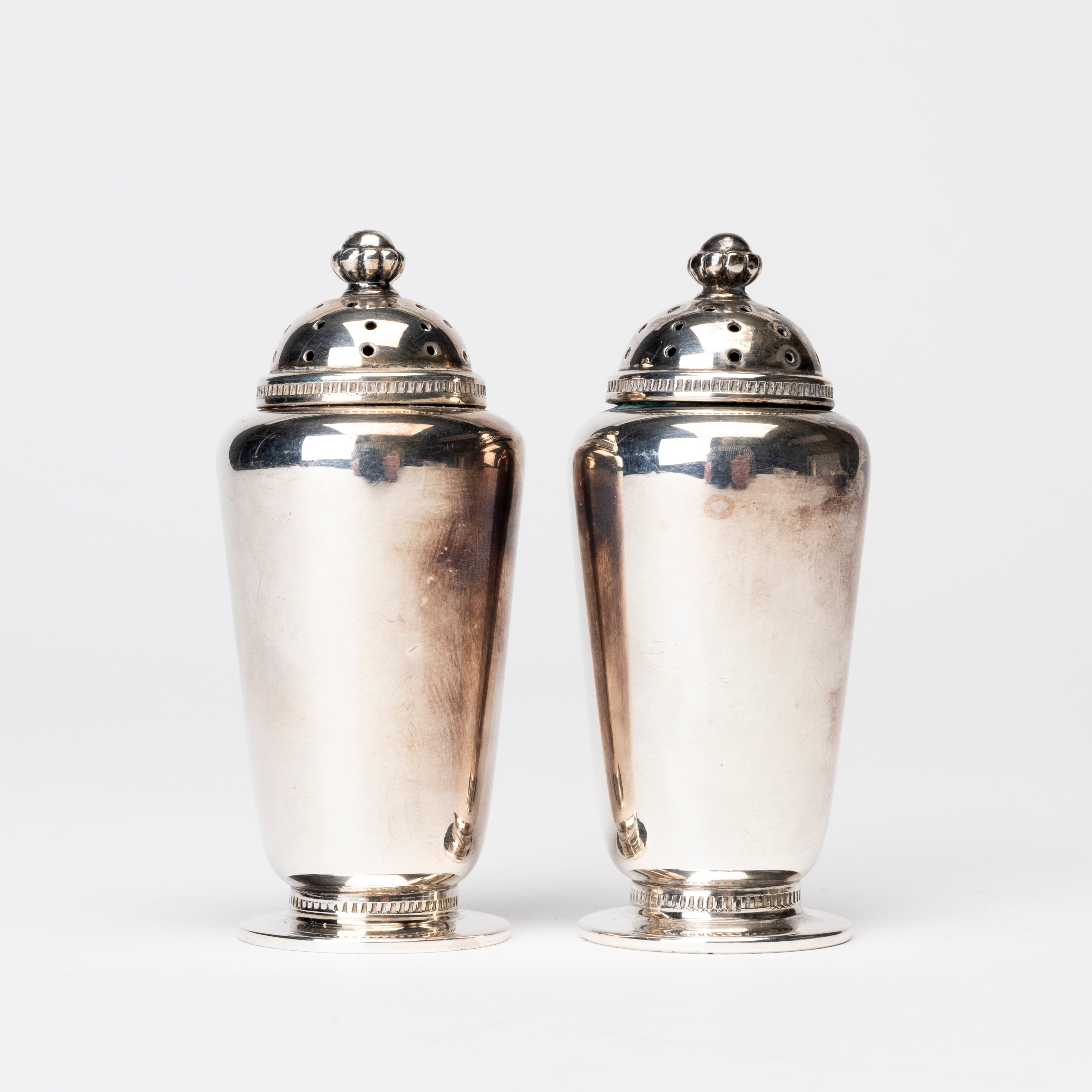 SALT- OCH PEPPARKAR, silver, Guldsmedsaktiebolaget, GAB, Stockholm, 1955.