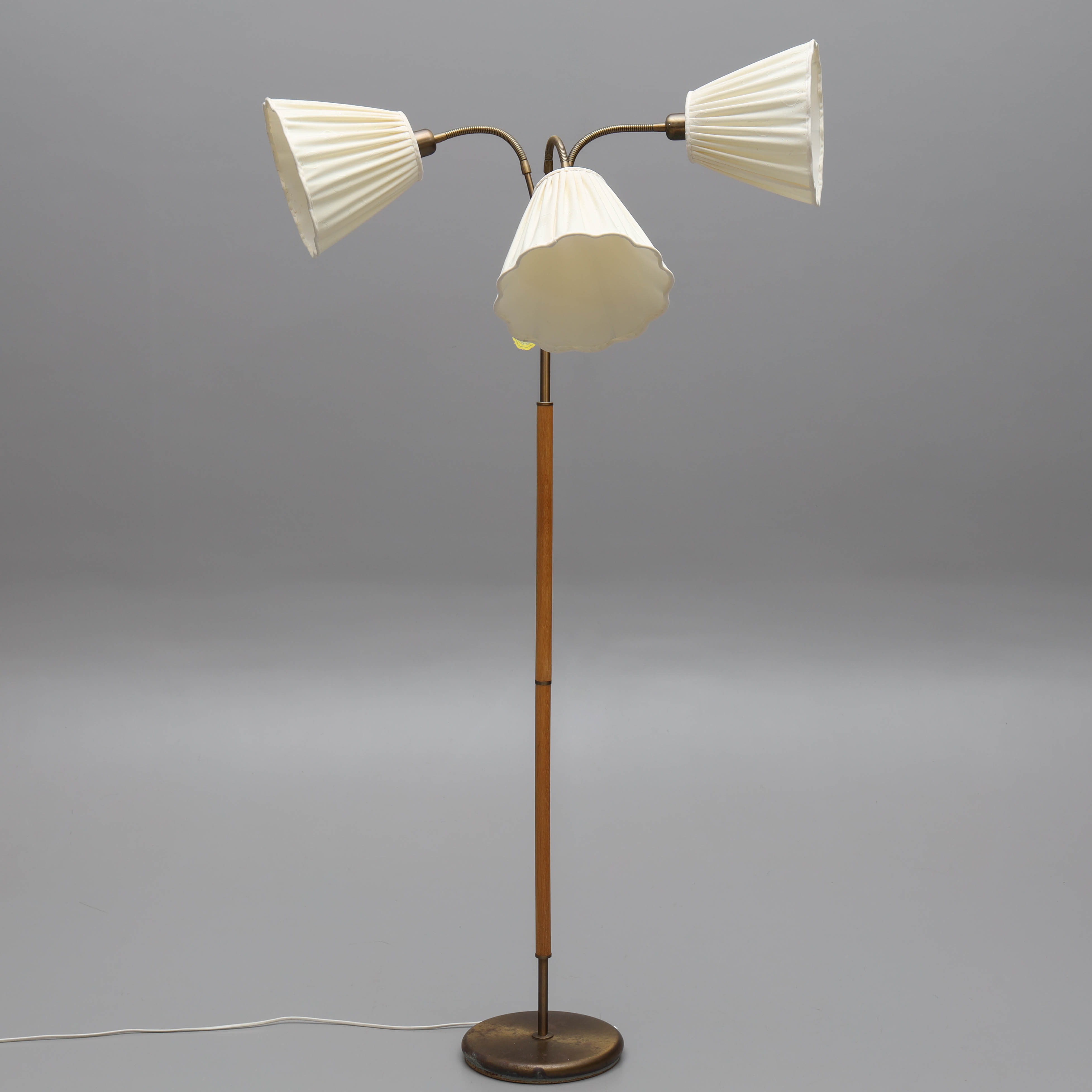 GOLVLAMPA, 2-ljusarmar, AH belysning Ab, 1960/70-tal.