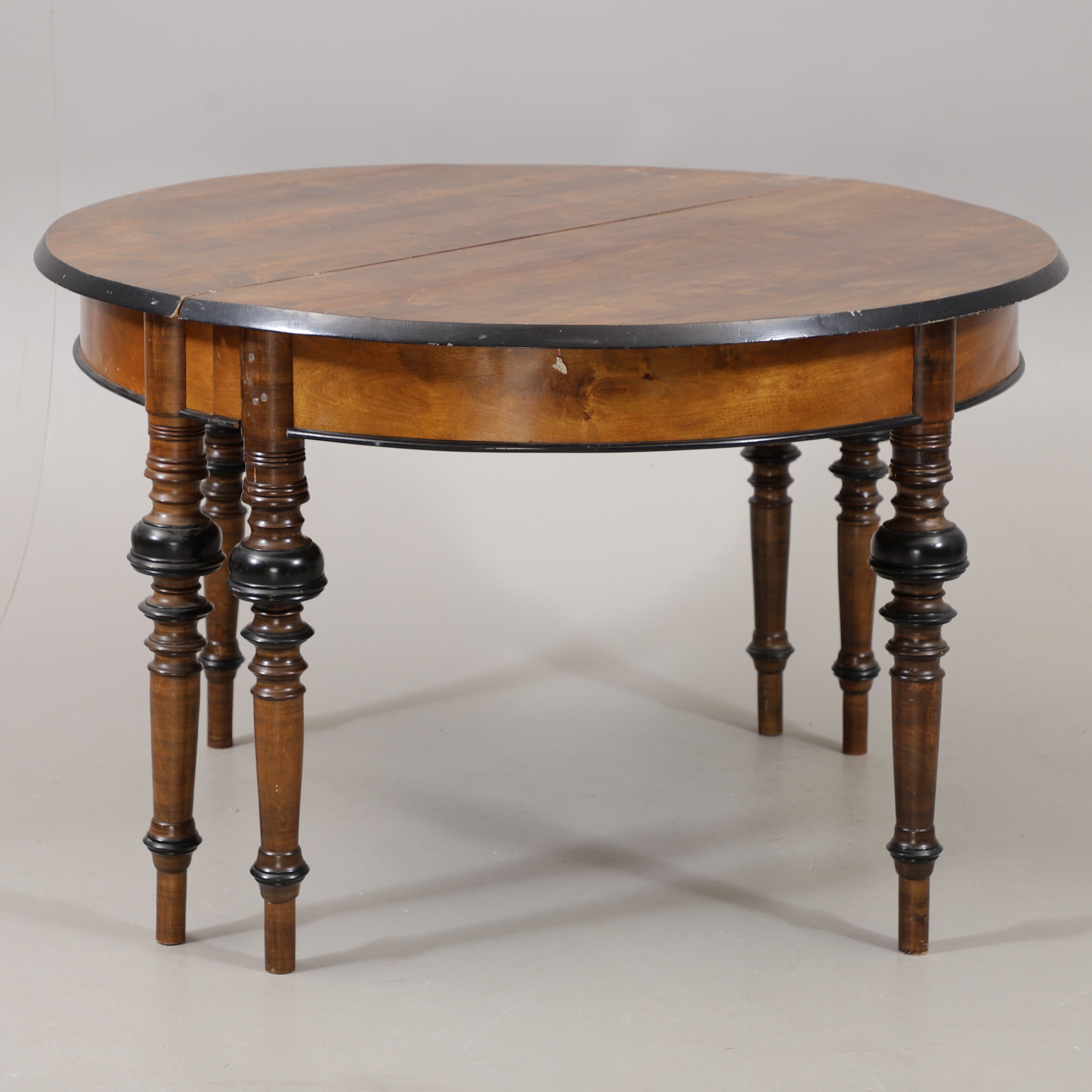 HALVMÅNEBORD, ett par, 1800/1900-tal.