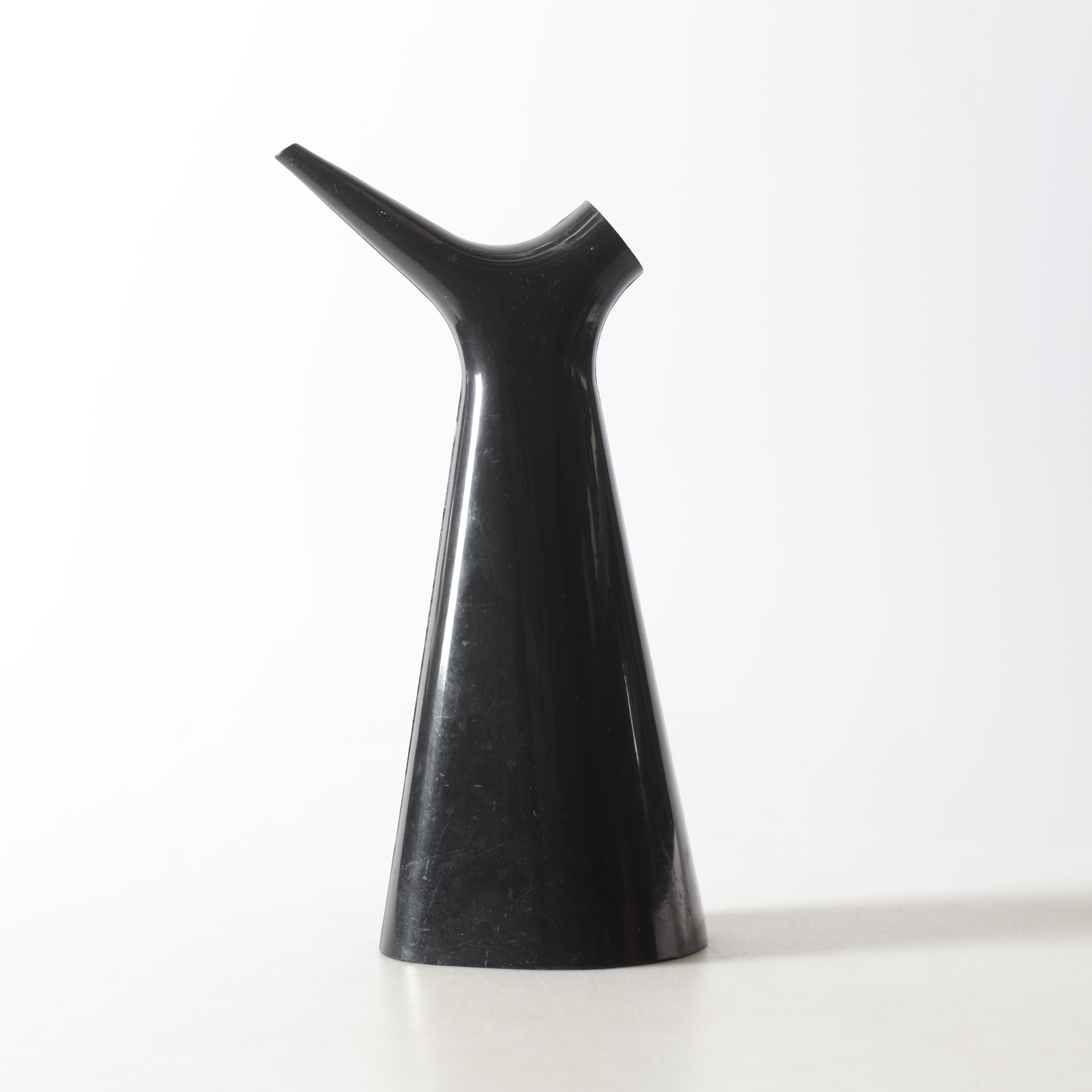 CARL-ARNE BREGER. Vattenkanna, plast, Gustavsberg, 1950-tal.