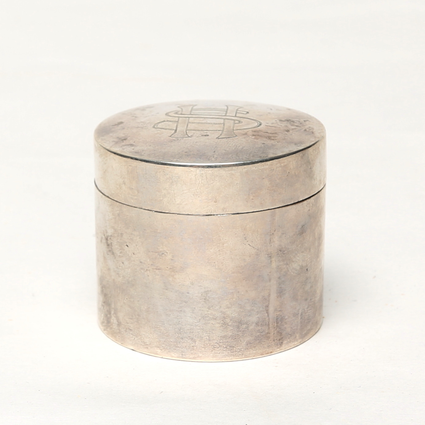 DOSA, silver, årsbokstav K7.