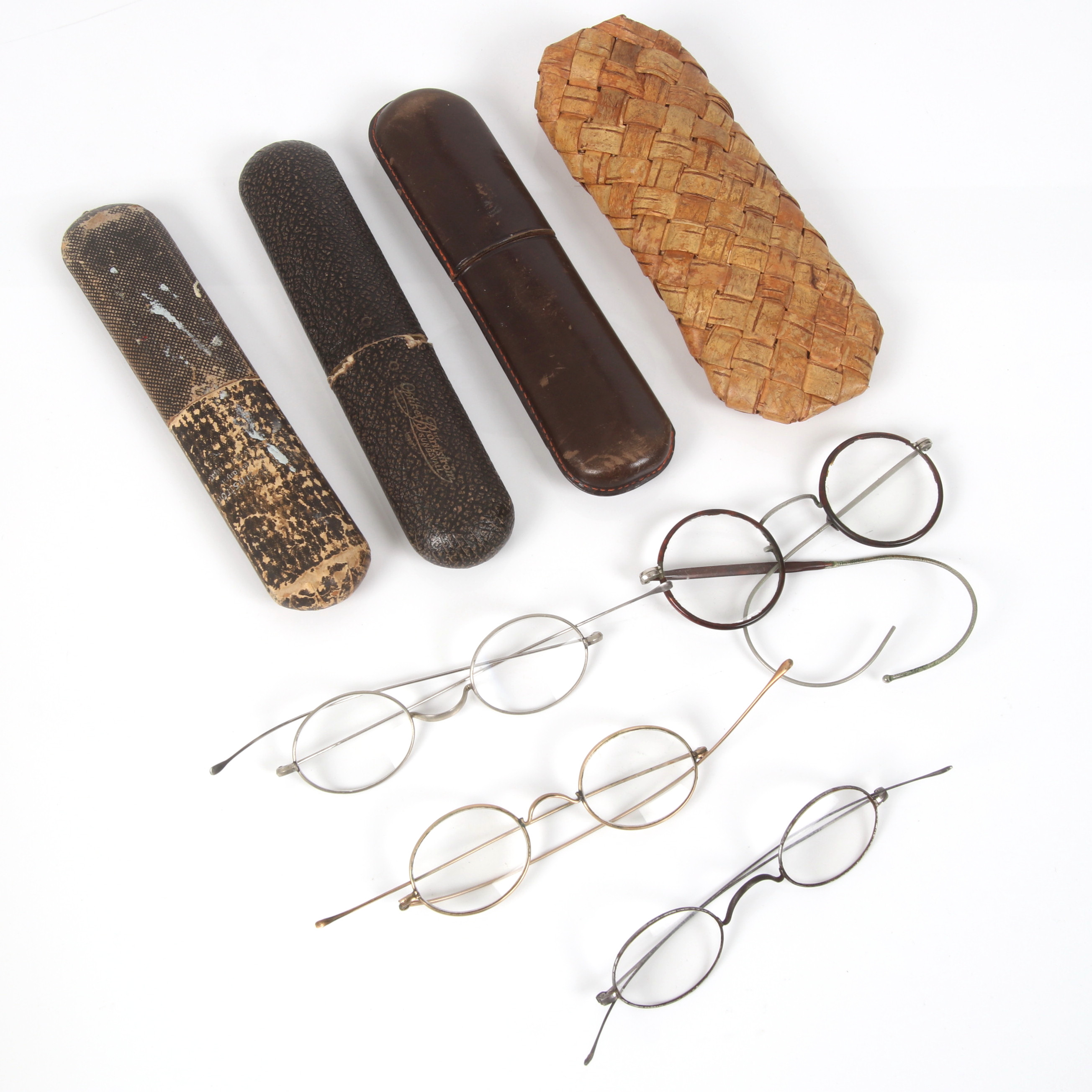 GLASÖGON, 4 st, metall, plast. 18/1900-tal.