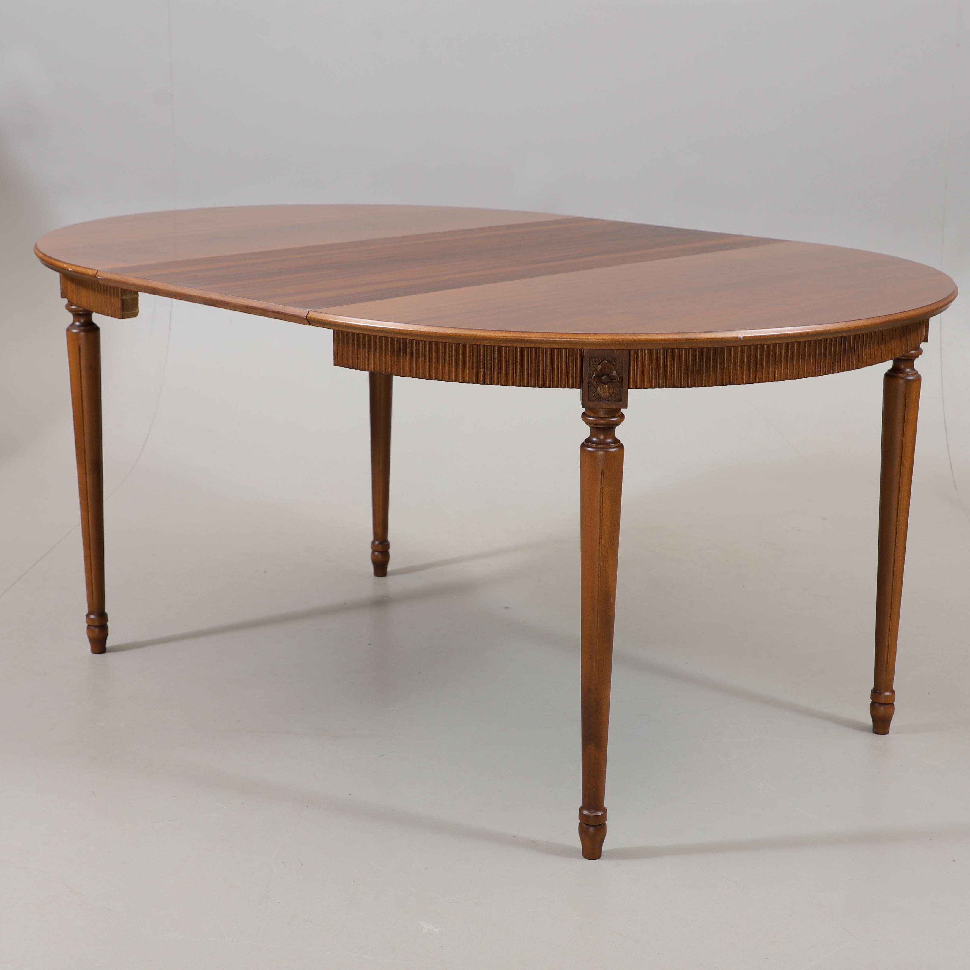 BORD, gustaviansk stil, 1900-talets mitt.