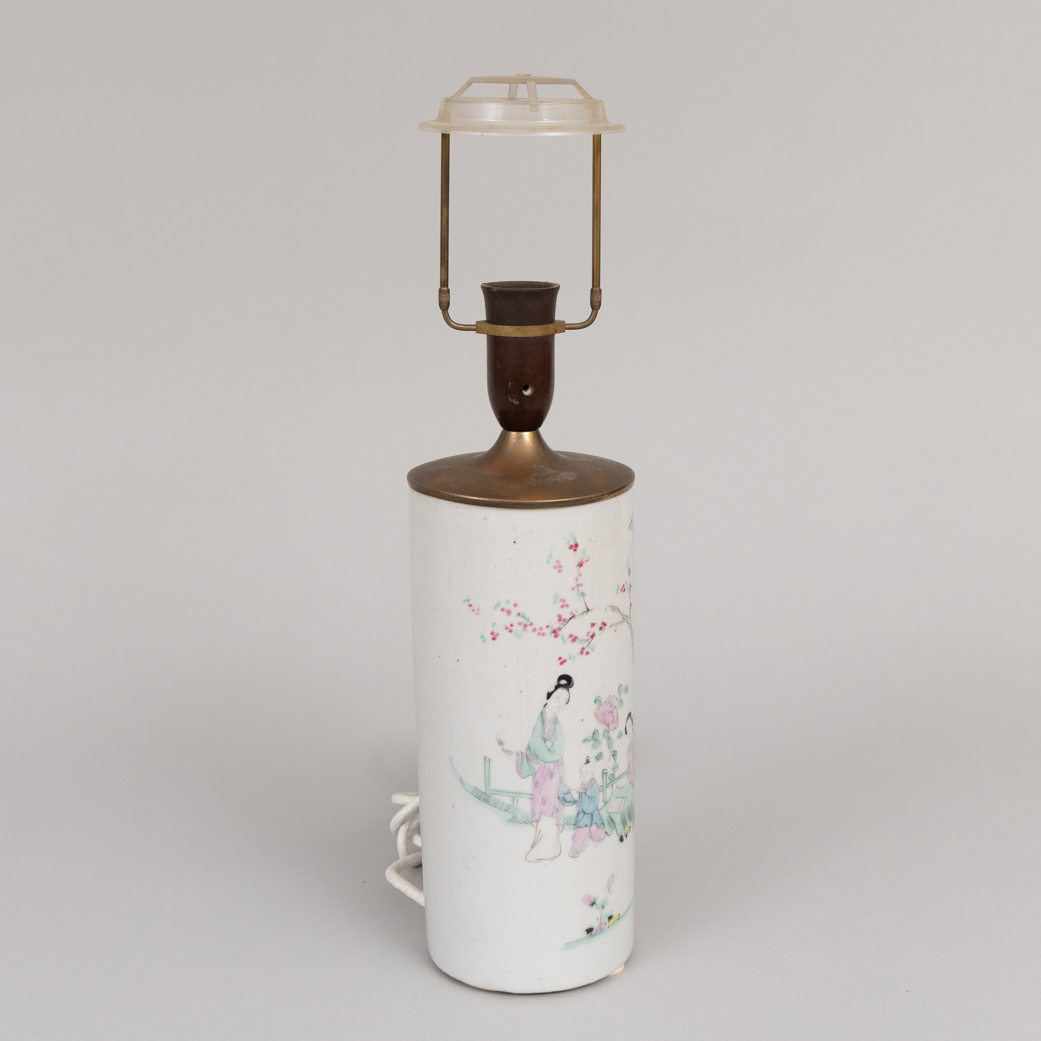 BORDSLAMPA, porslin, Kina 1900-tal.