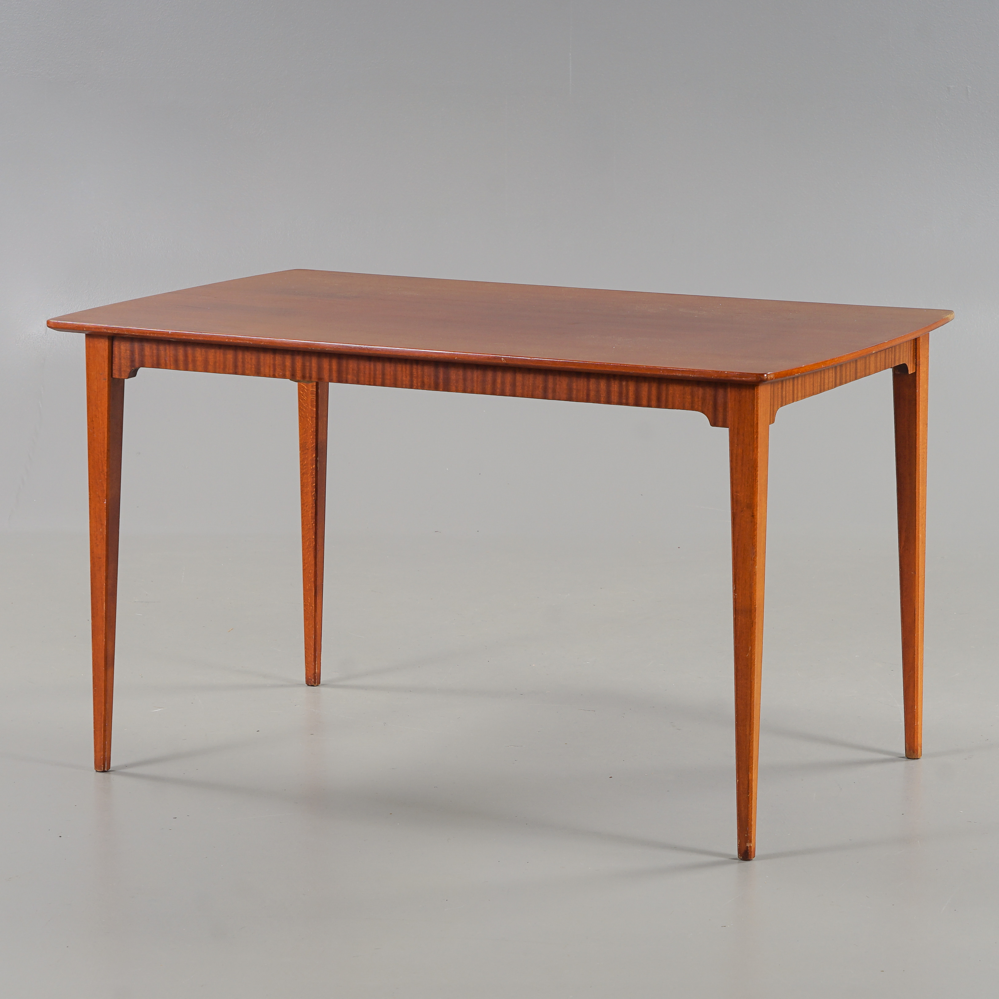 MATBORD Mahogny, 1900-talets mitt.