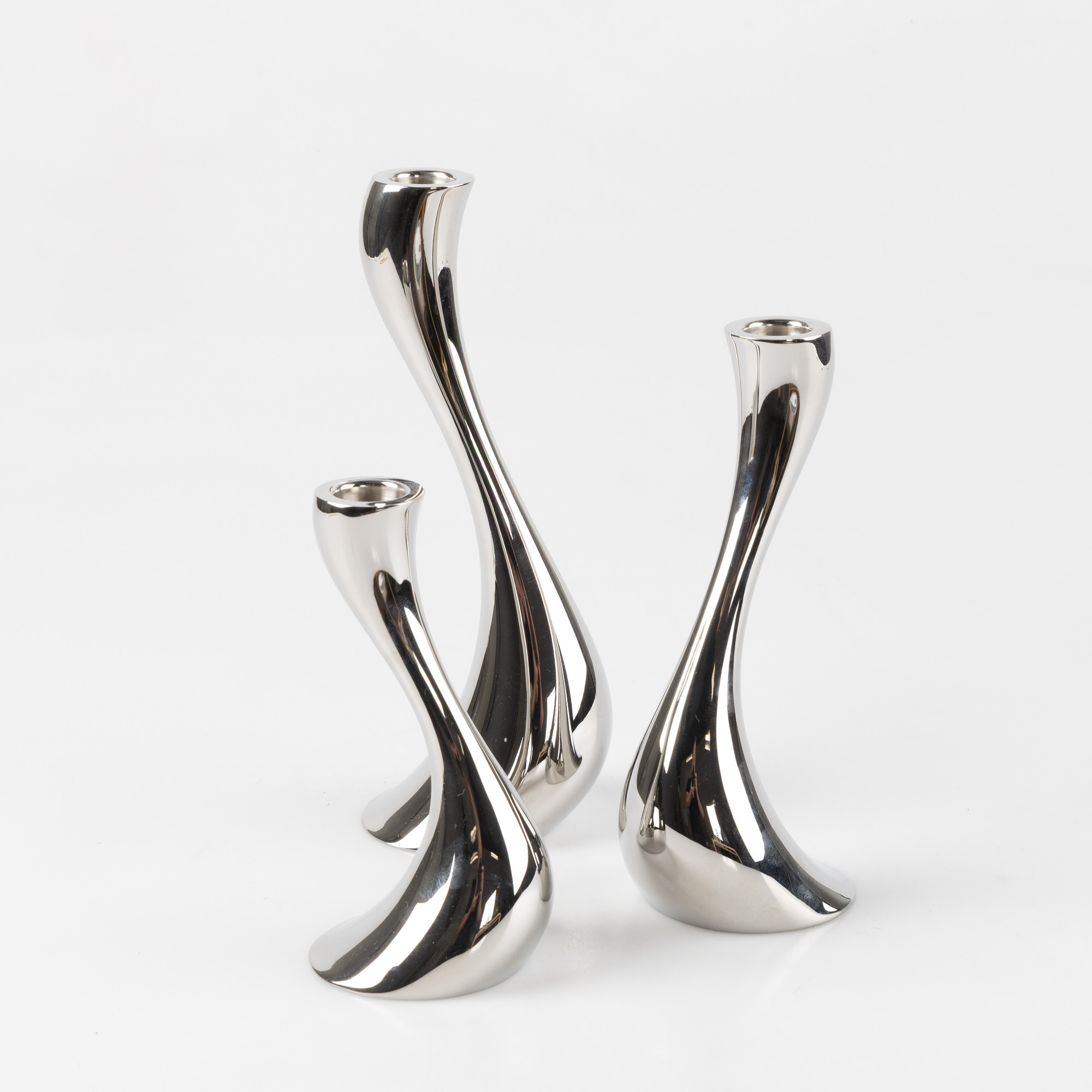 CONSTANTIN WORTMANN. Ljusstakar, 3 stycken "Cobra", för Georg Jensen, rostfritt stål.