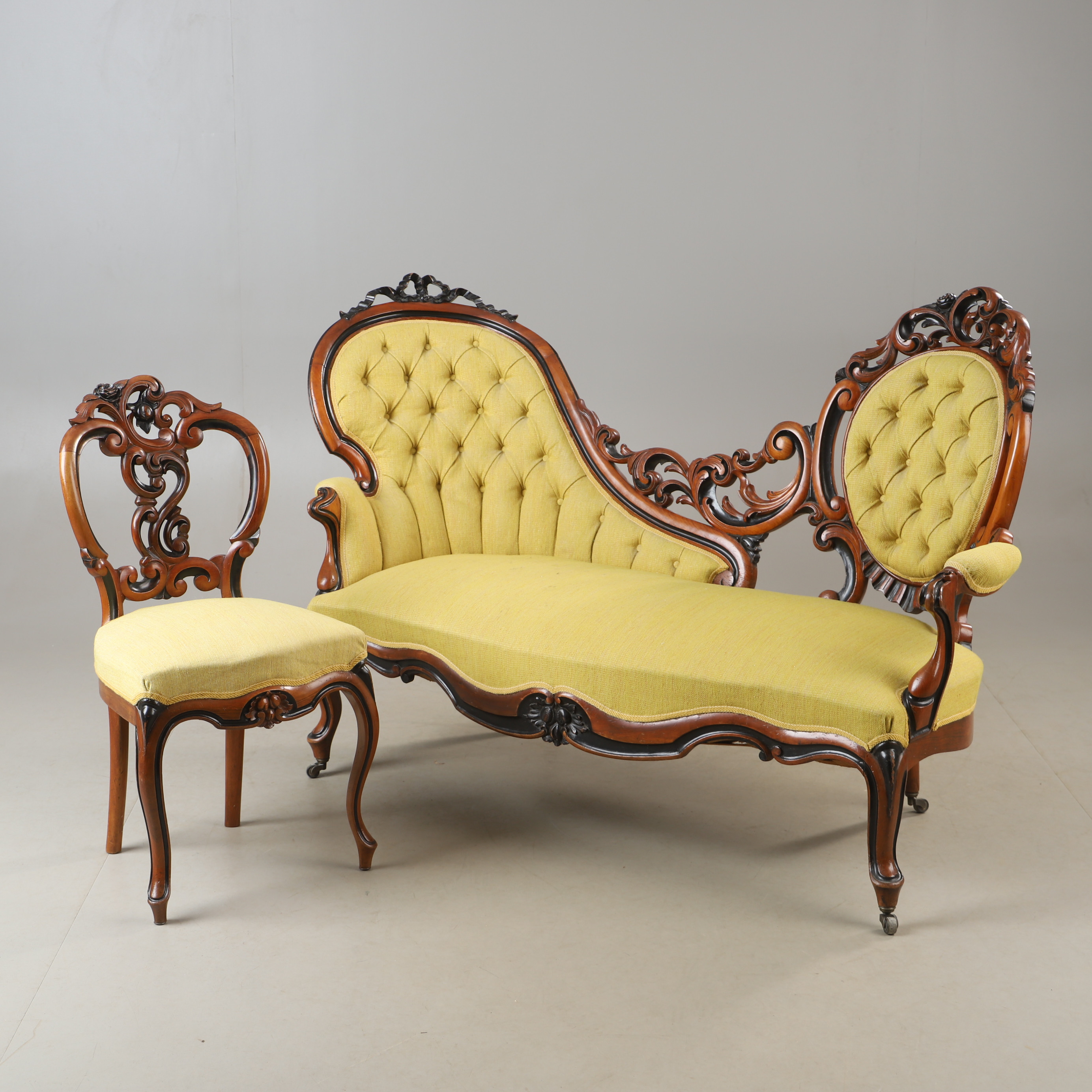 SOFFA MED STOL, 2 delar, mahogny med textilklädsel, rokokostil.