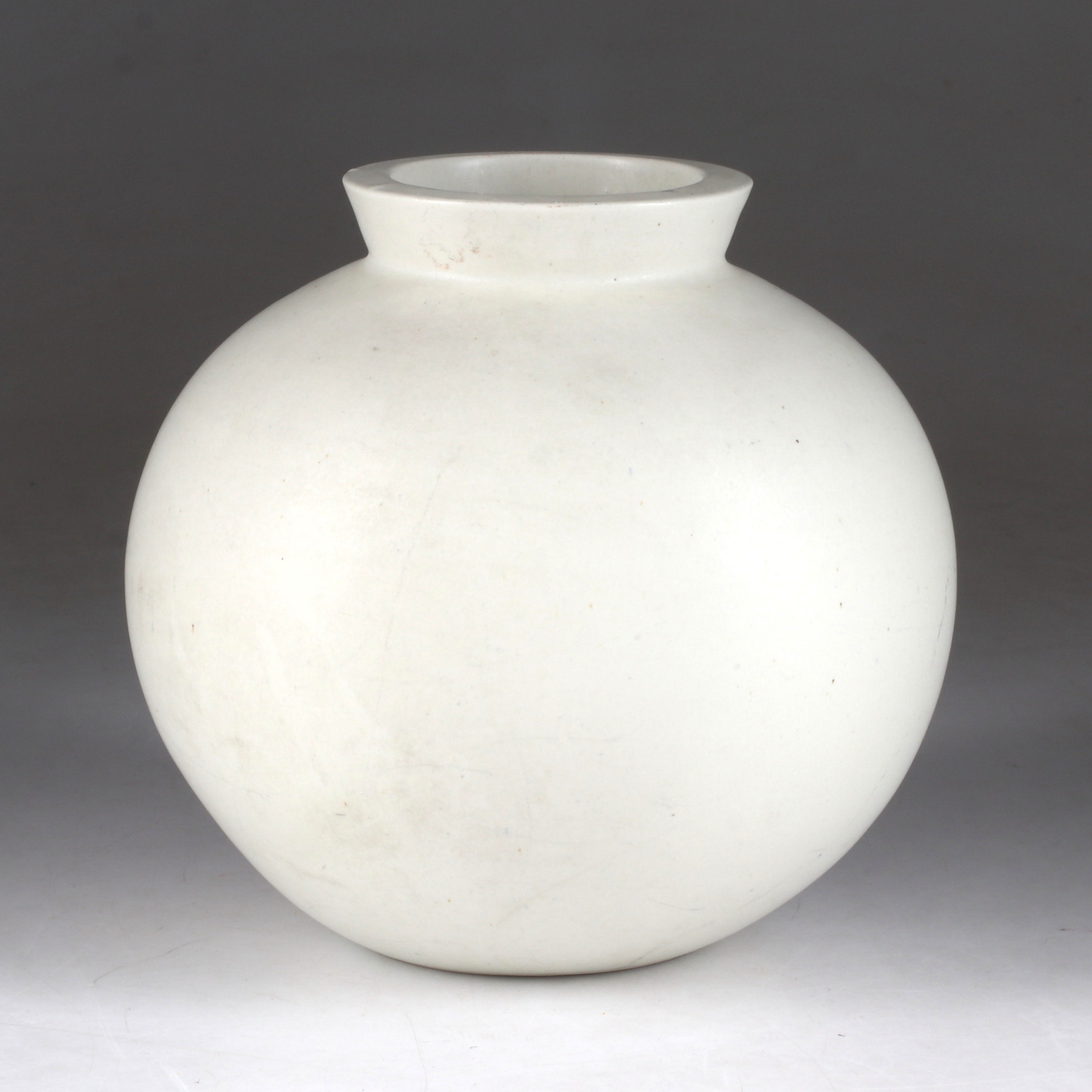 WILHELM KÅGE. Vas, stengods, "Carrara", Gustavsberg.