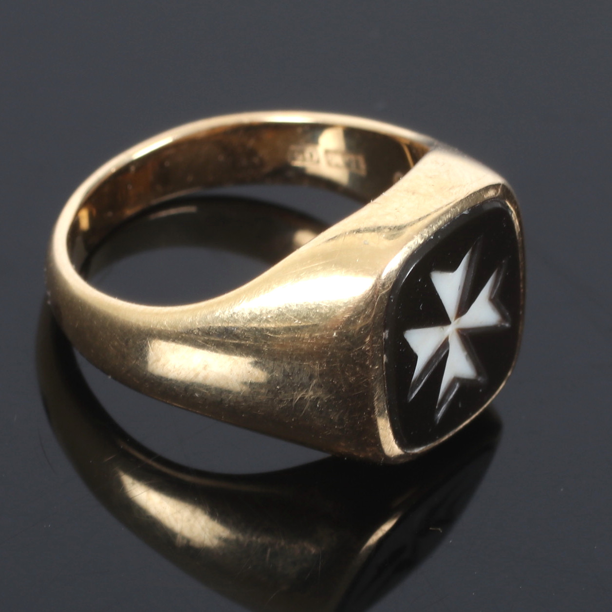 MALTESERRING, 18 k guld, S. Egger, Jovenia Juveler, Stockholm, 2014.