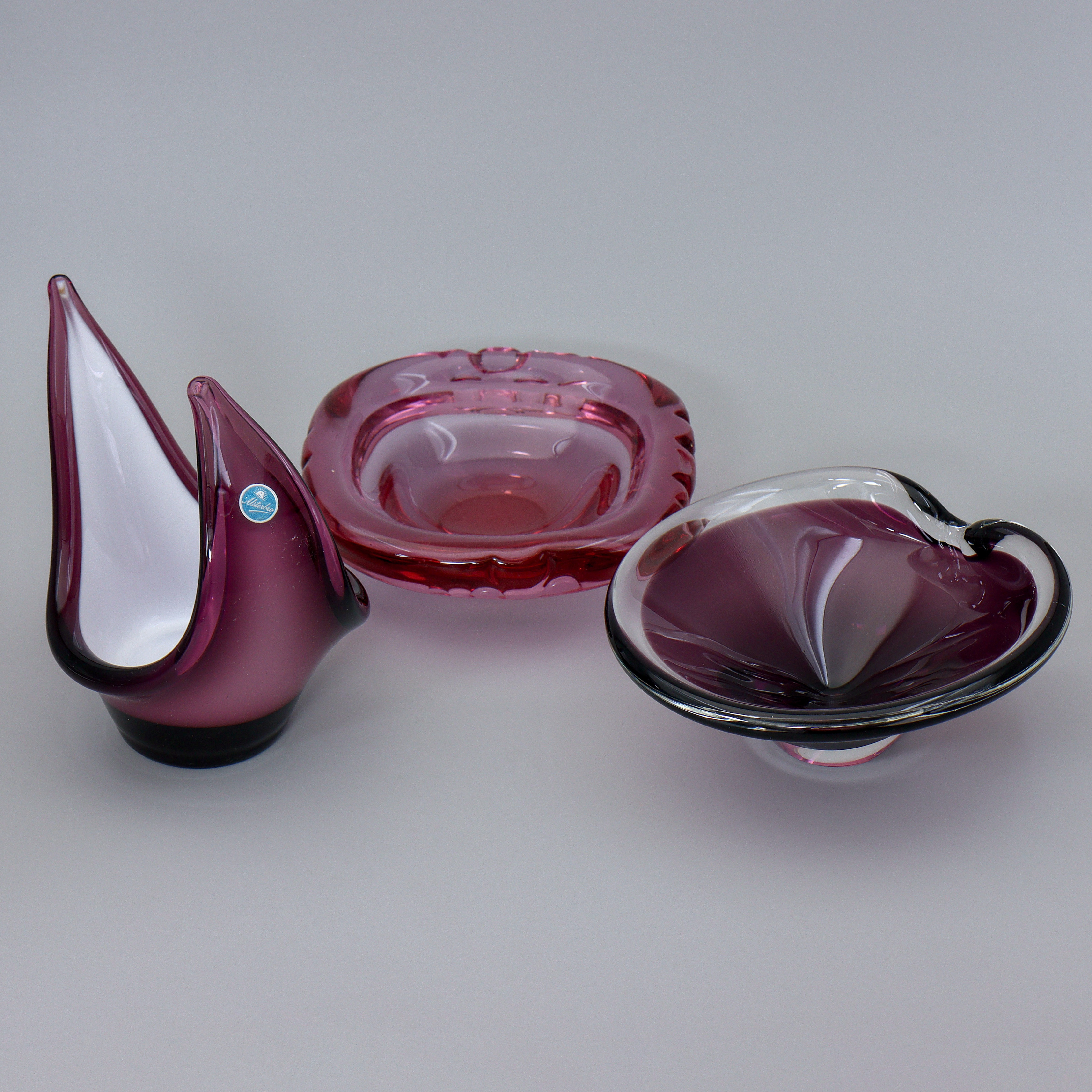 LILA KONSTGLAS, MURANO, HOLMEGAARD, ALSTERBRO, 3 DELAR.