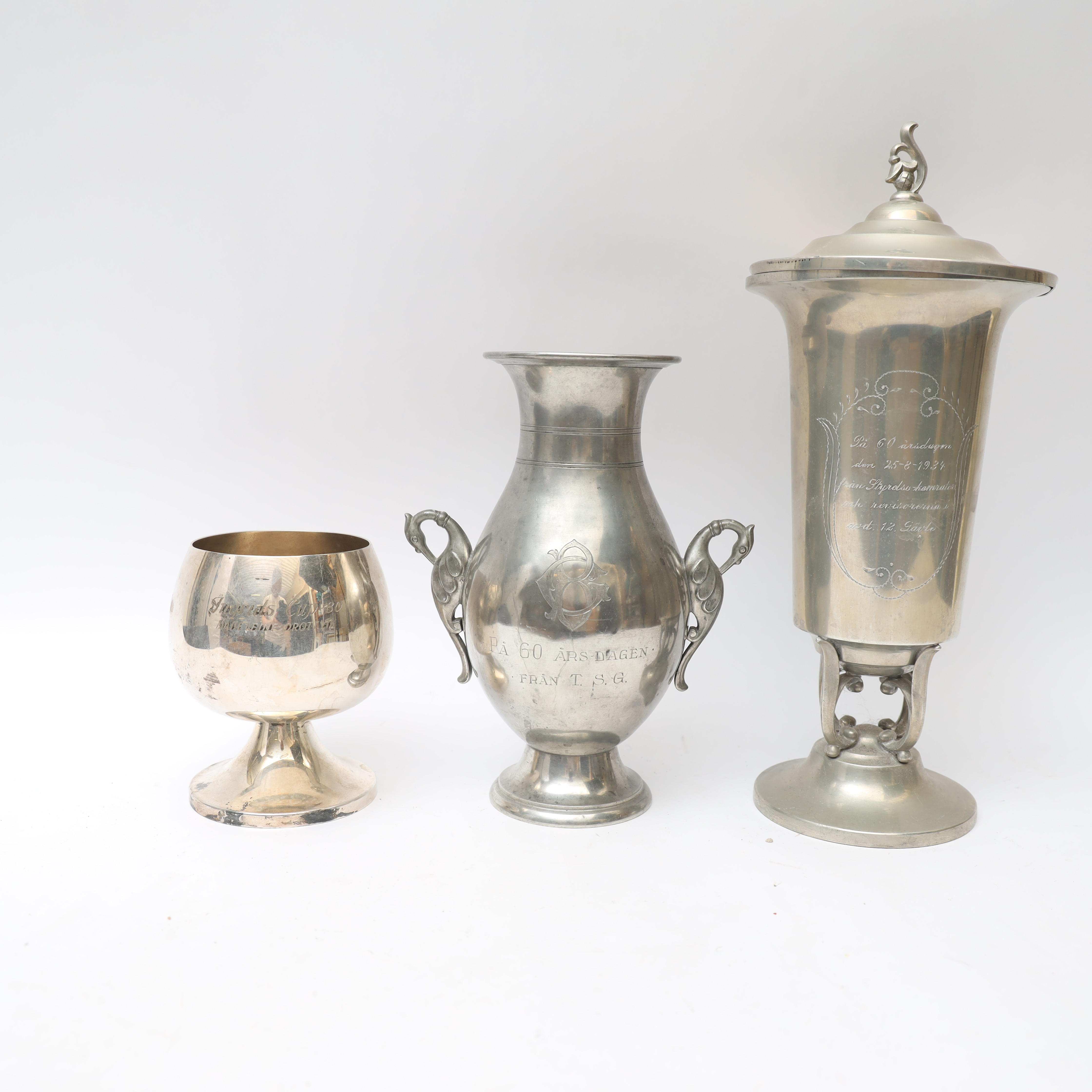 POKALER, 3st, tenn samt nysilver, mestadels 1900-talets första hälft.