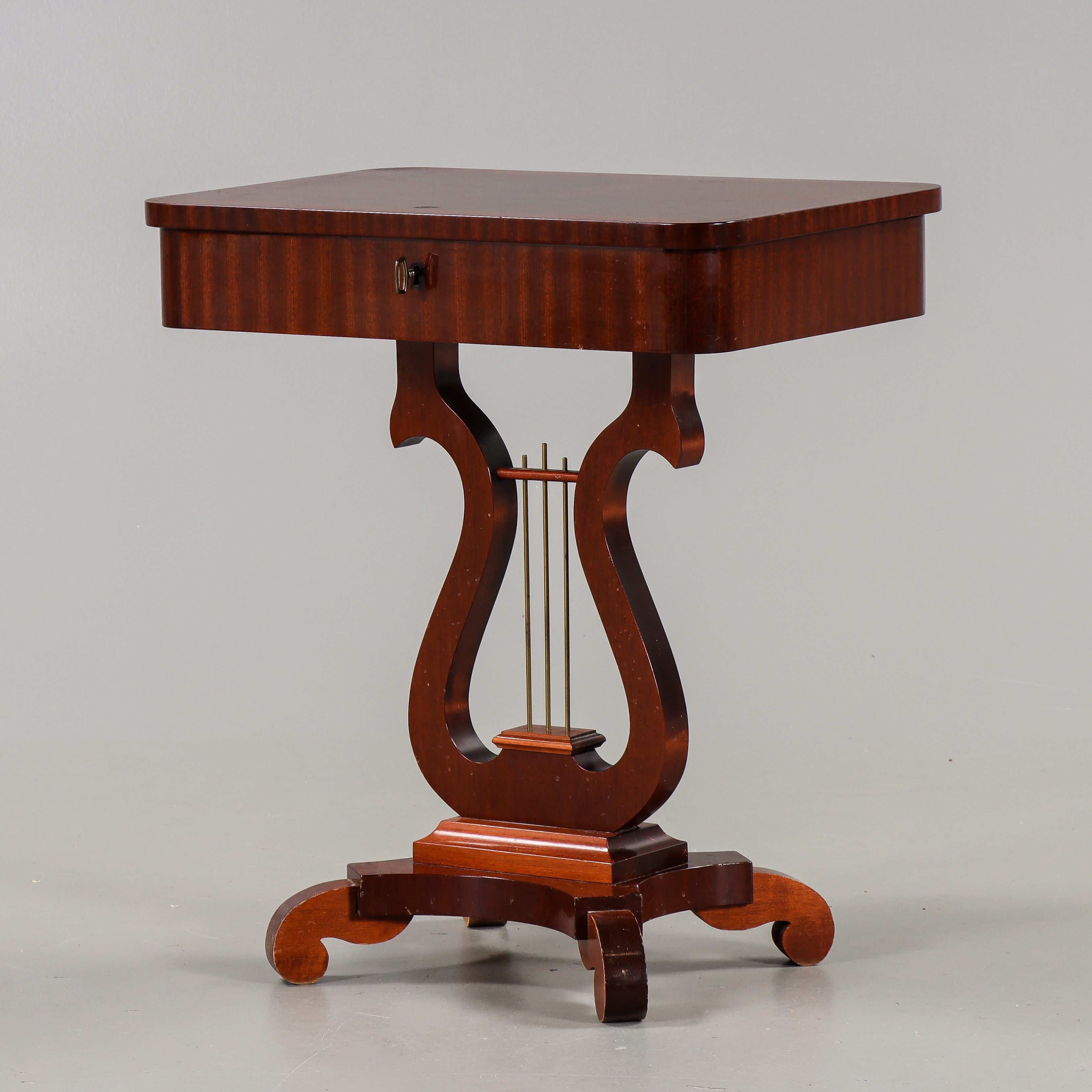 SYBORD Karl-Johan stil, Mahogny, 1900-talets mitt.