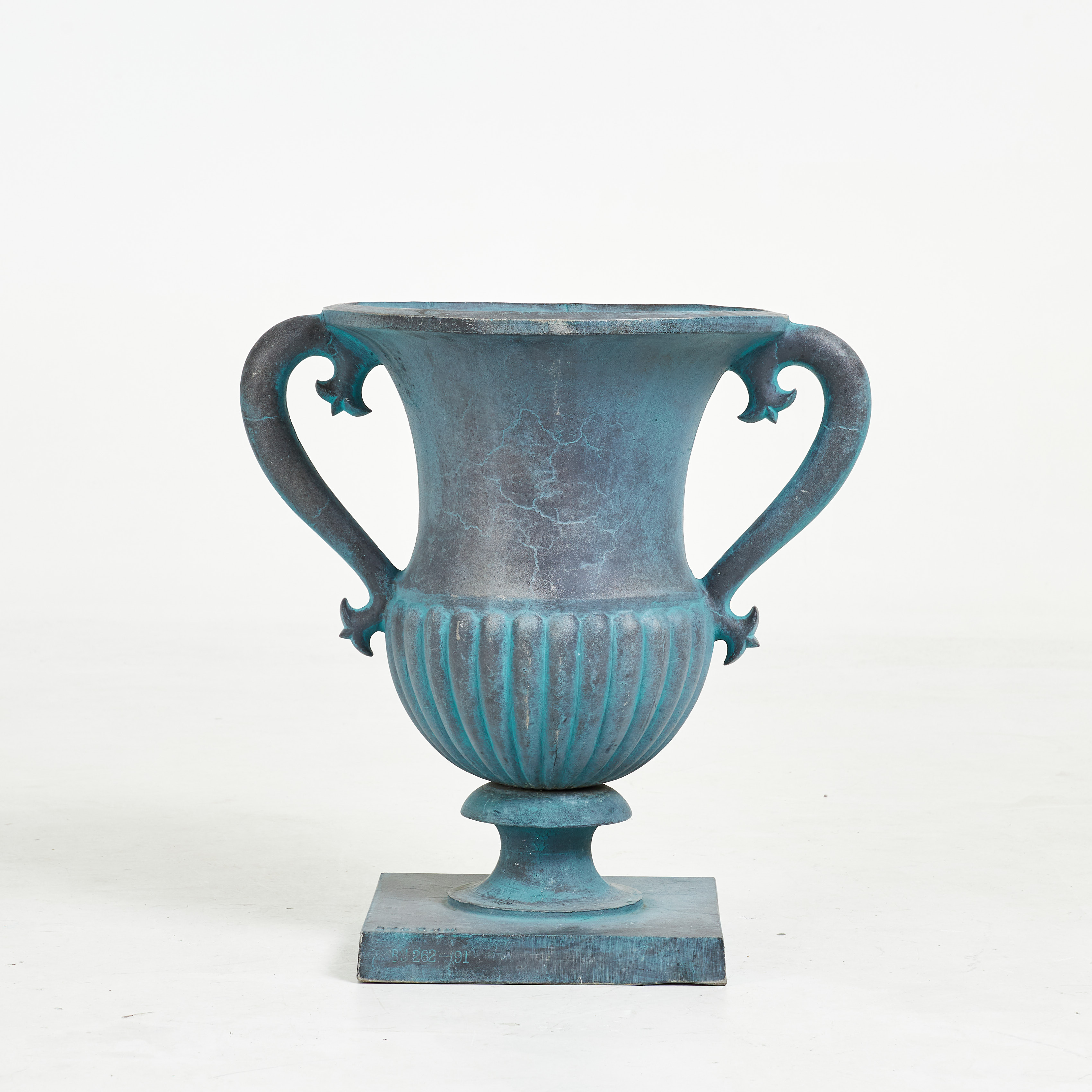 PRAKTURNA. Byarum, grönpatinerad aluminium, med hänklar, 1990-tal.