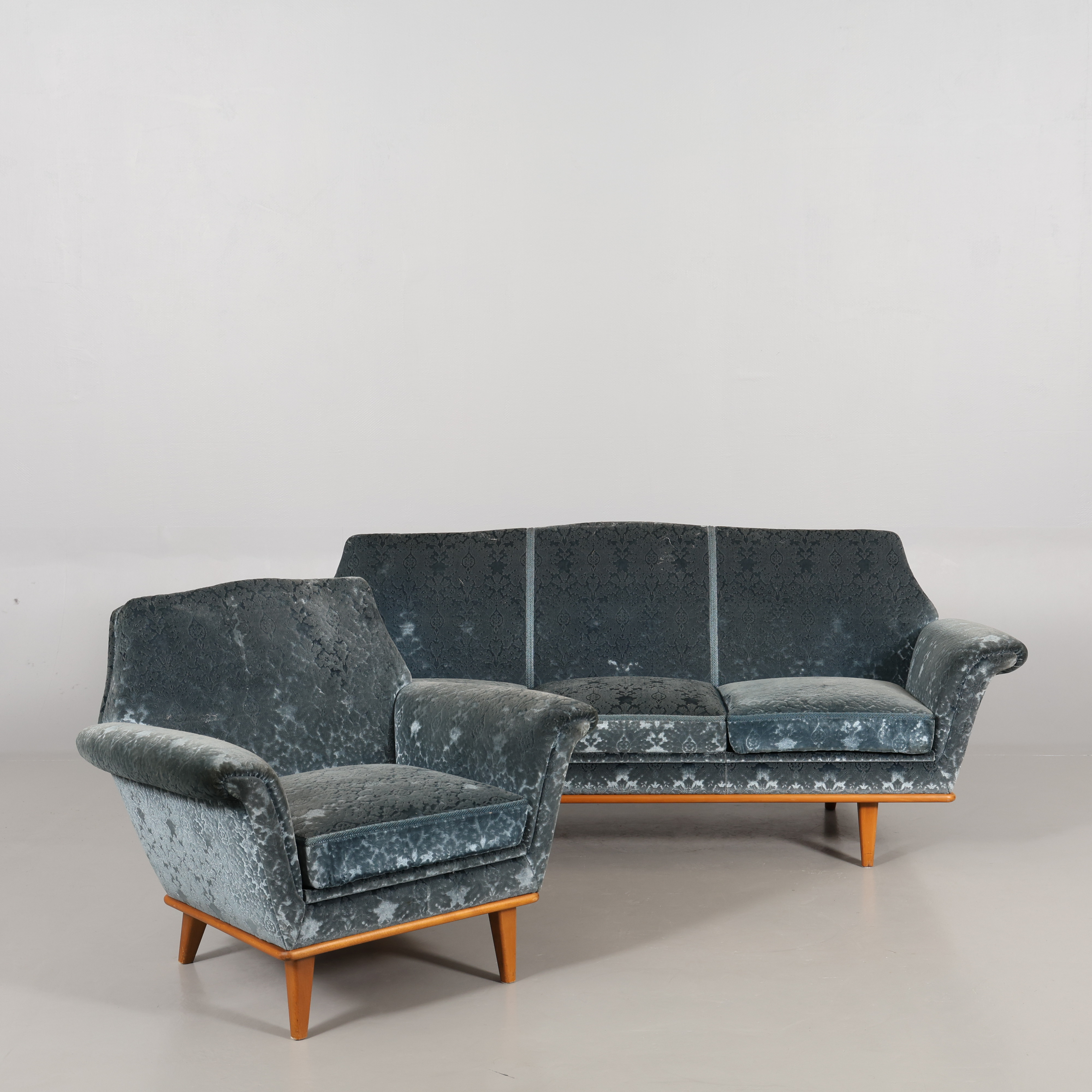 SOFFA och FÅTÖLJ 1900-talets mitt.