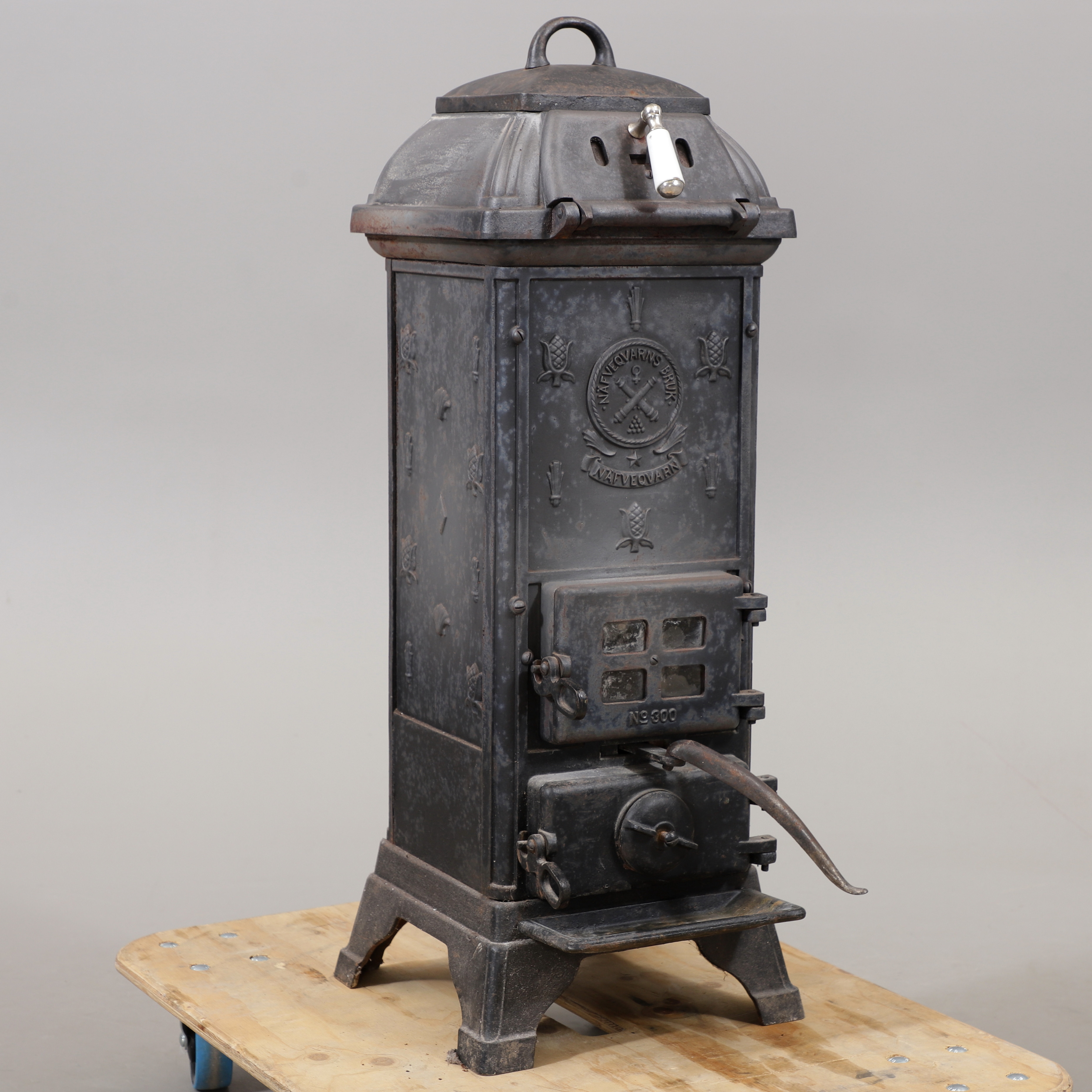 KAMIN, gjutjärn, Näfveqvarn No 300, 1900-tal.
