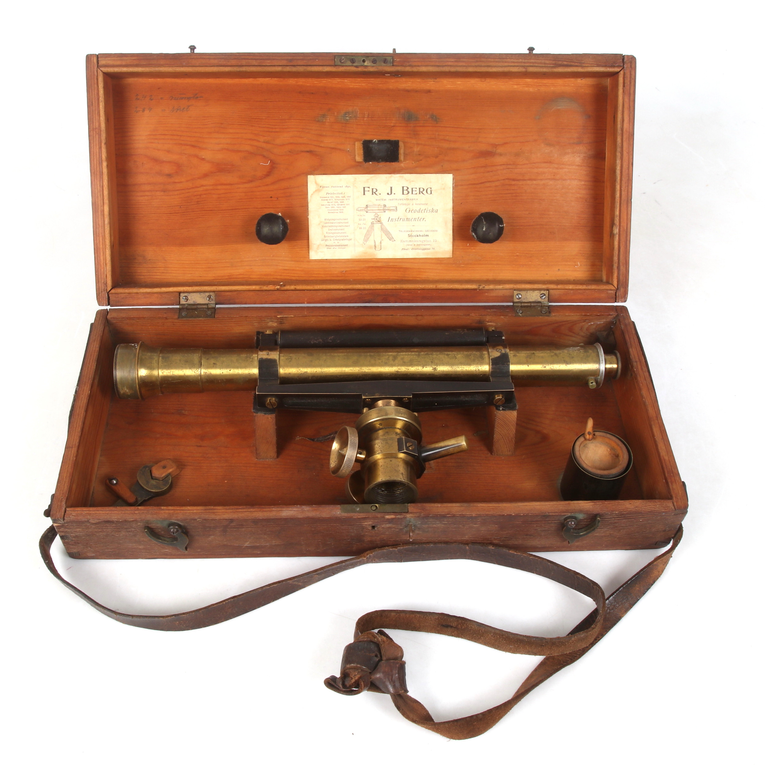 AVVÄGNINGSINSTRUMENT, Fr.J. Berg. Stockholm, 1900-talets första hälft.