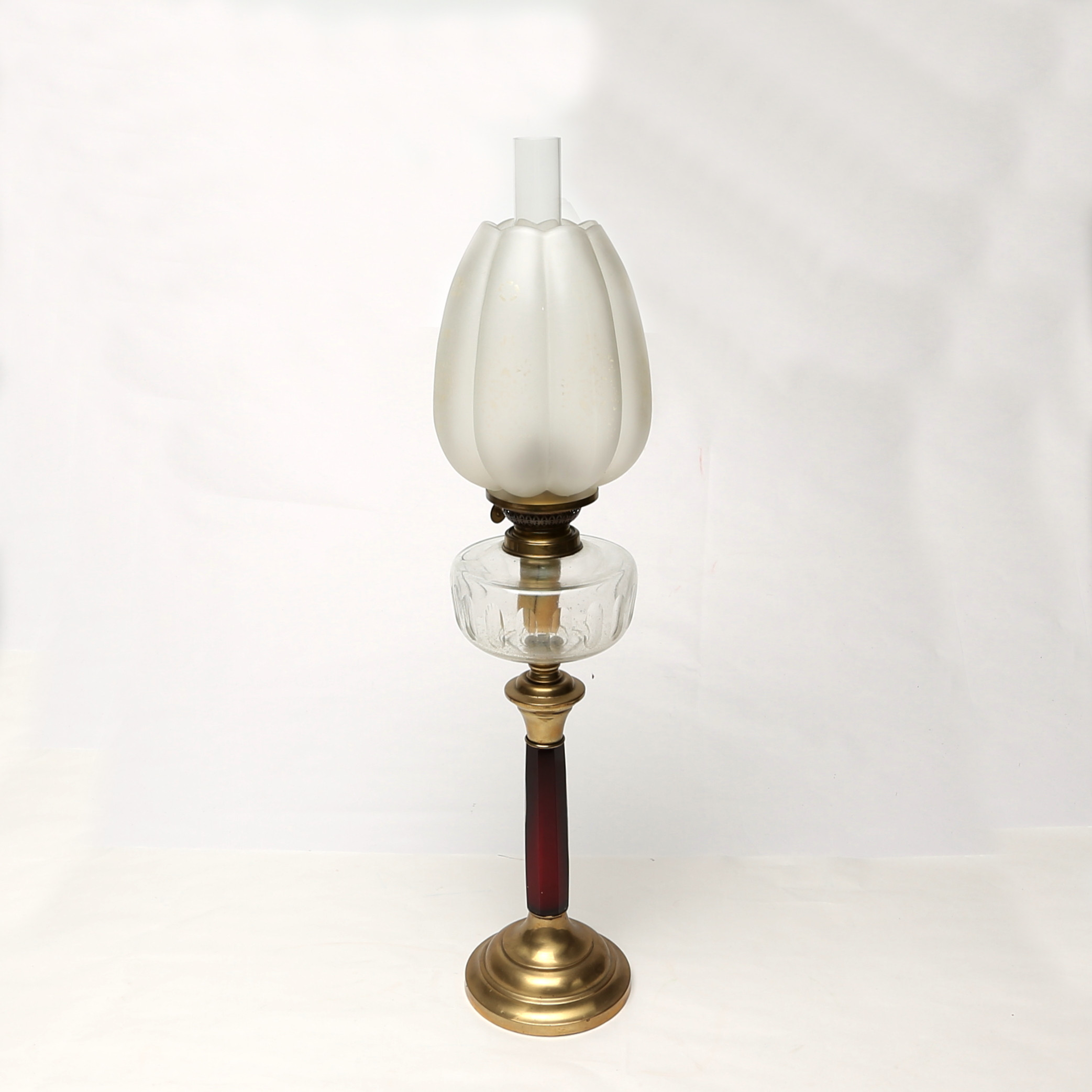BORDSFOTOGENLAMPA, glas/metall, sekelskiftet 1900.
