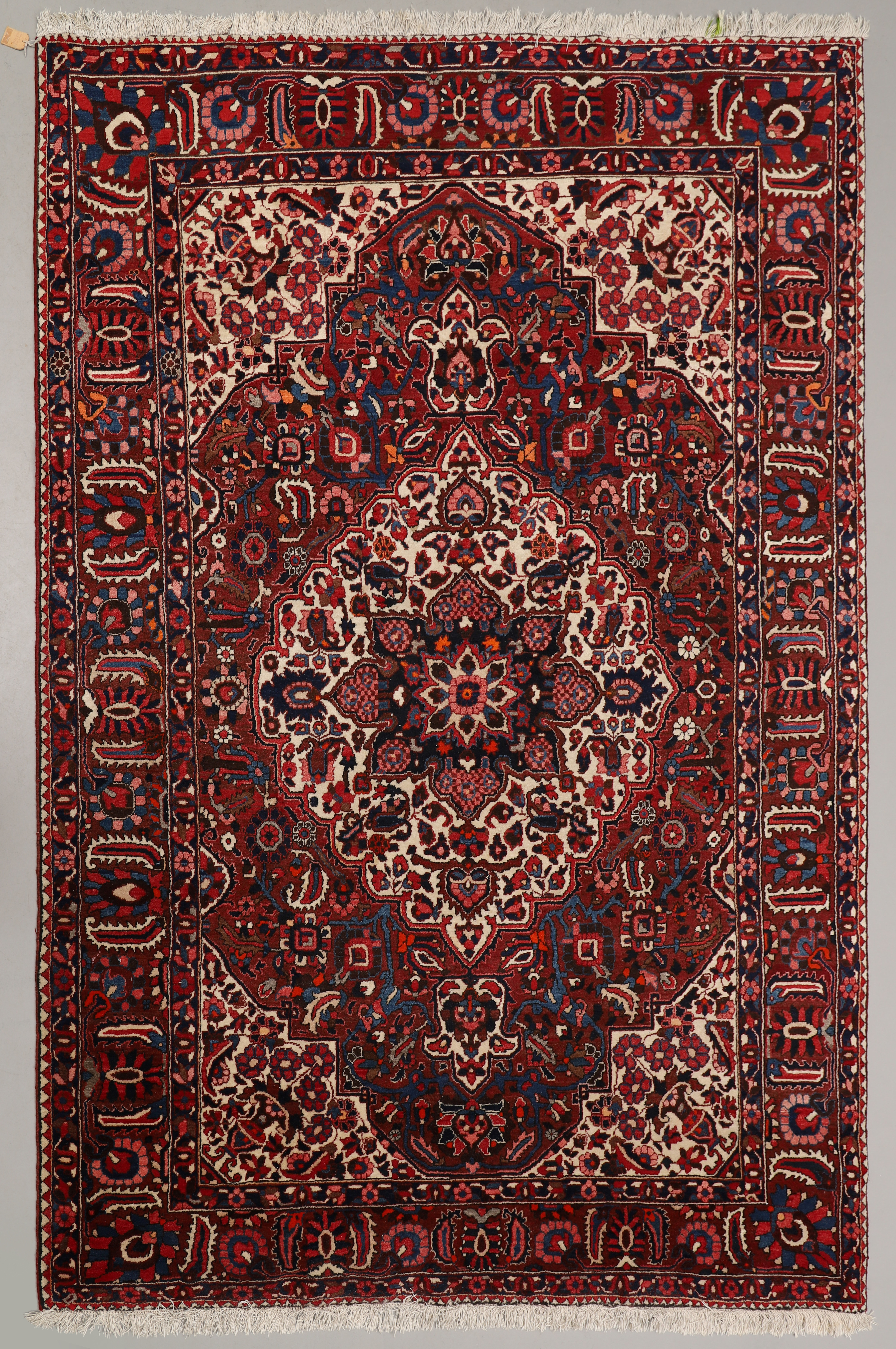 MATTA, sannolikt Bakhtiar, 205 x 315 cm.