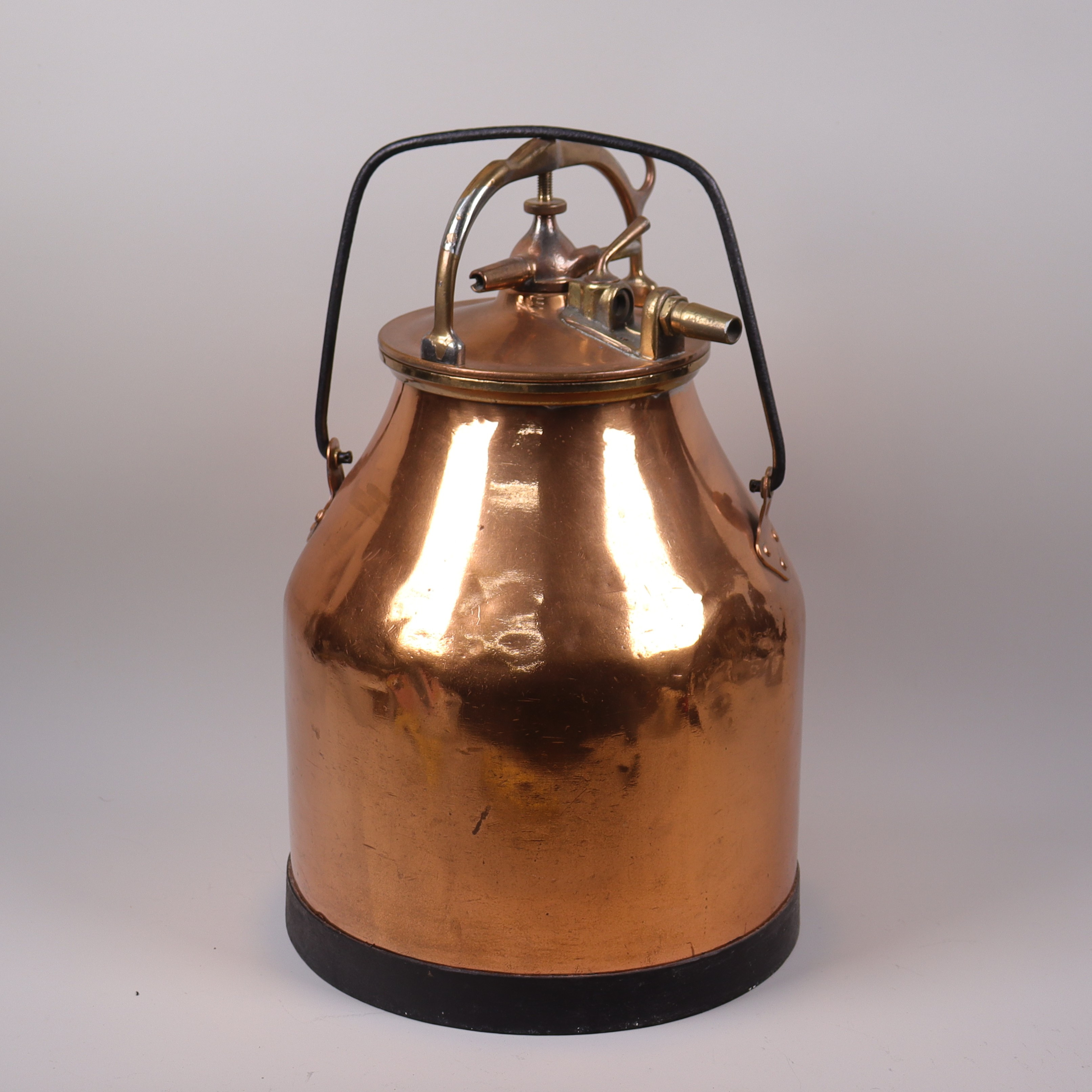 MJÖLKMASKIN, koppar med mässingsdetaljer, 1900-talets första hälft.