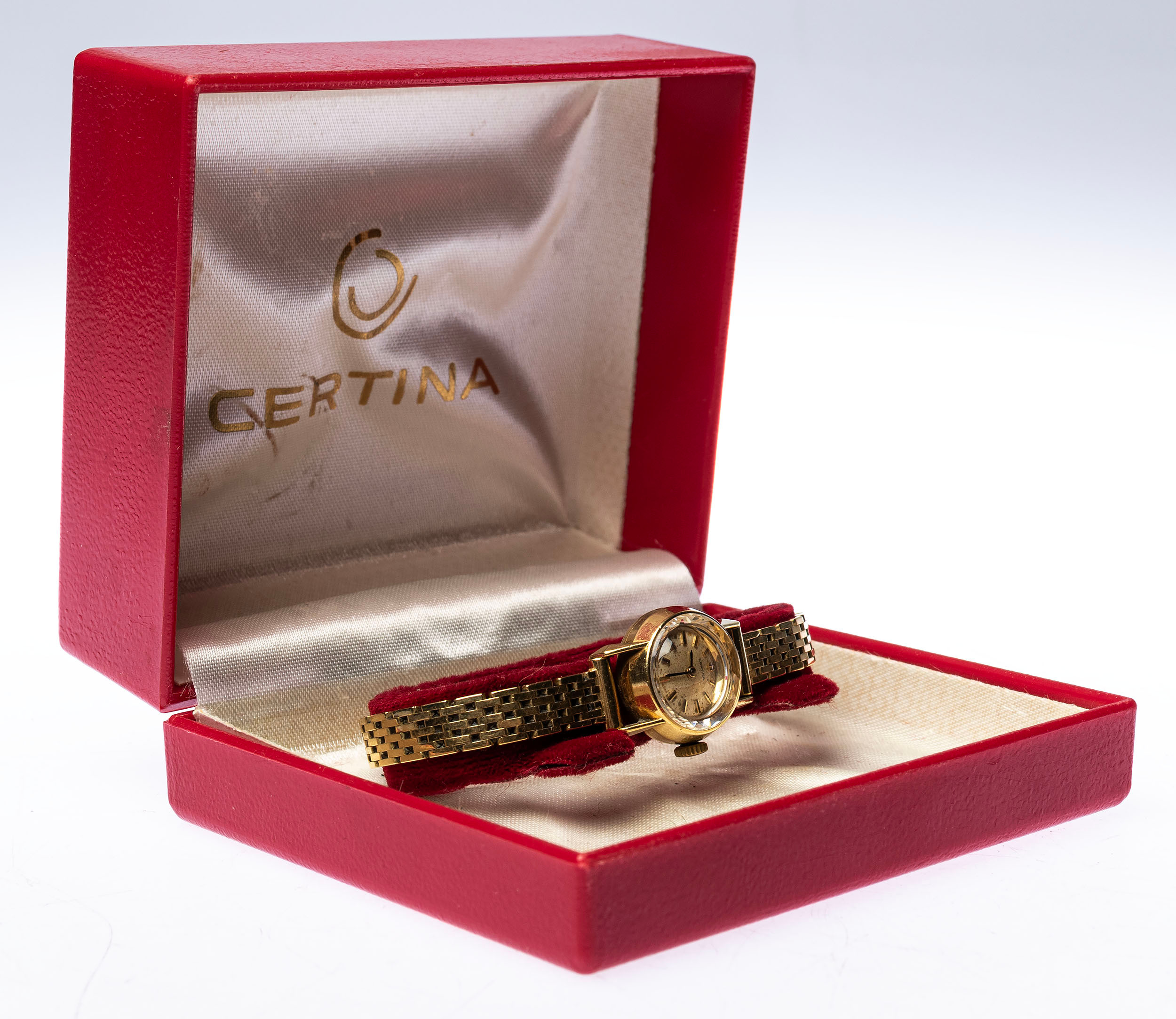 DAMARMBANDSUR, Certina, 18k, guld med armband i 18k, guld. 2020-5000-BG25109-19.