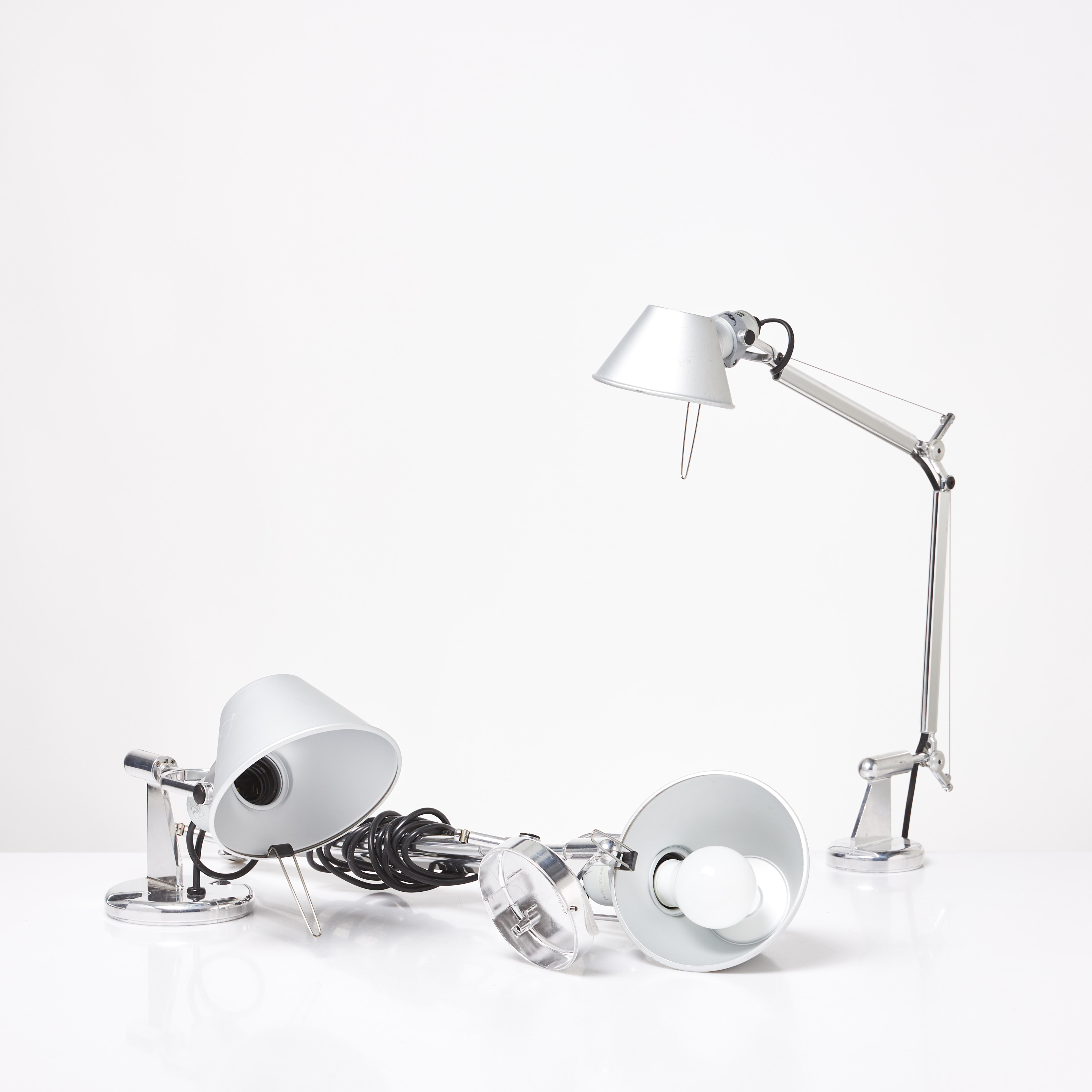 MICHELE DE LUCCHI OCH GIANCARLO FASSINA. Vägglampor, 3 st, "Tolomeo", Artemide, samtida, olika storlekar.