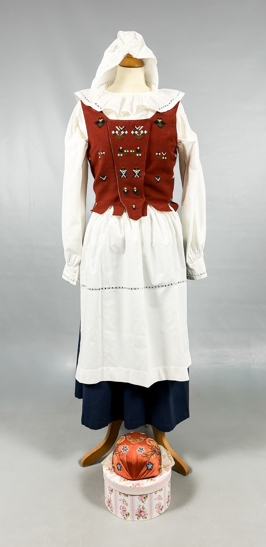 FOLKDRÄKT, "Bohuslän", 7 delar, 1945.