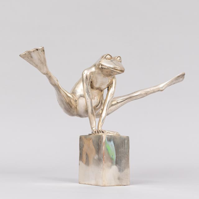 SKULPTUR, "Look at my legs", silverpatinerad brons, stämplad APG.