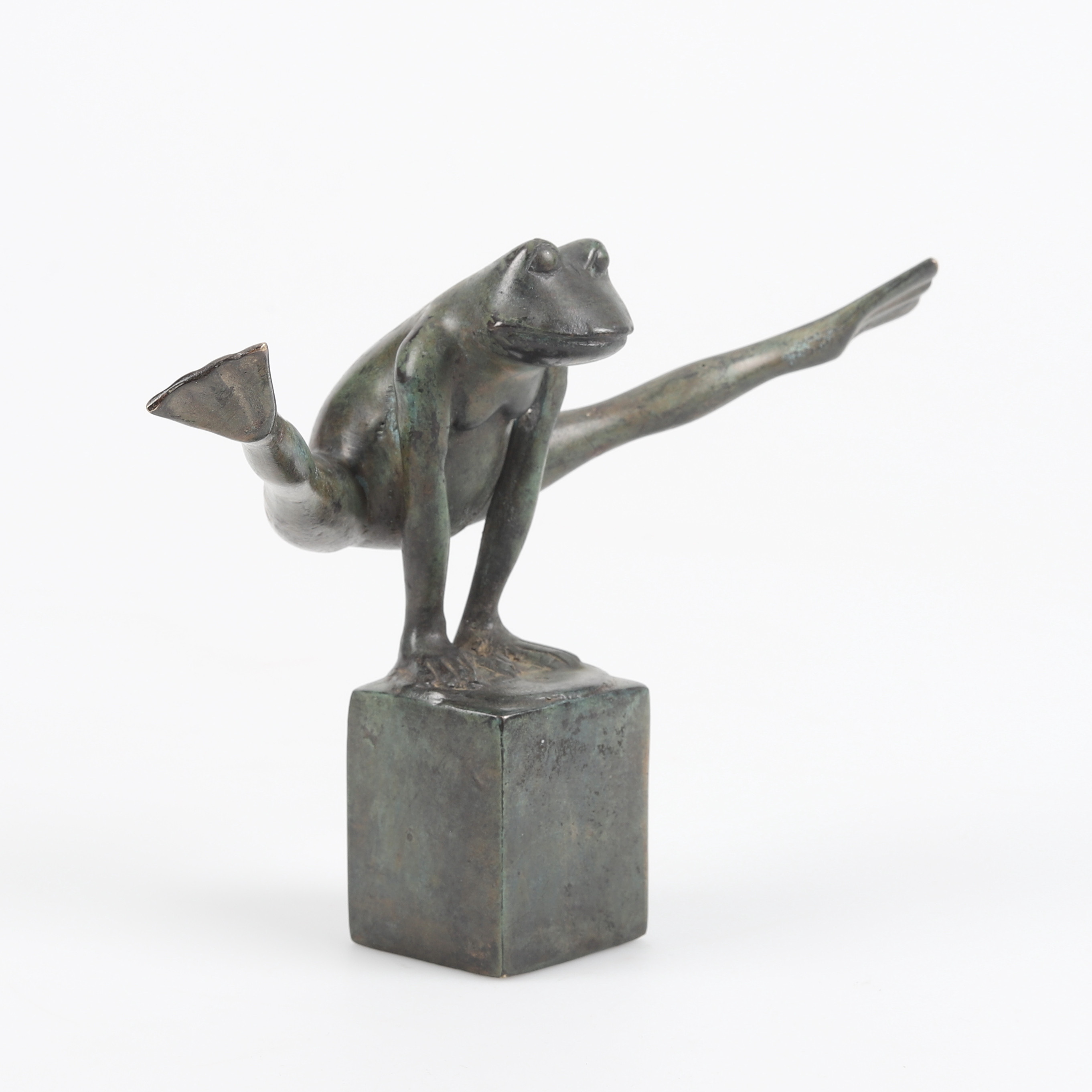 SKULPTUR, "Look at my legs", grönpatinerad brons, samtida.