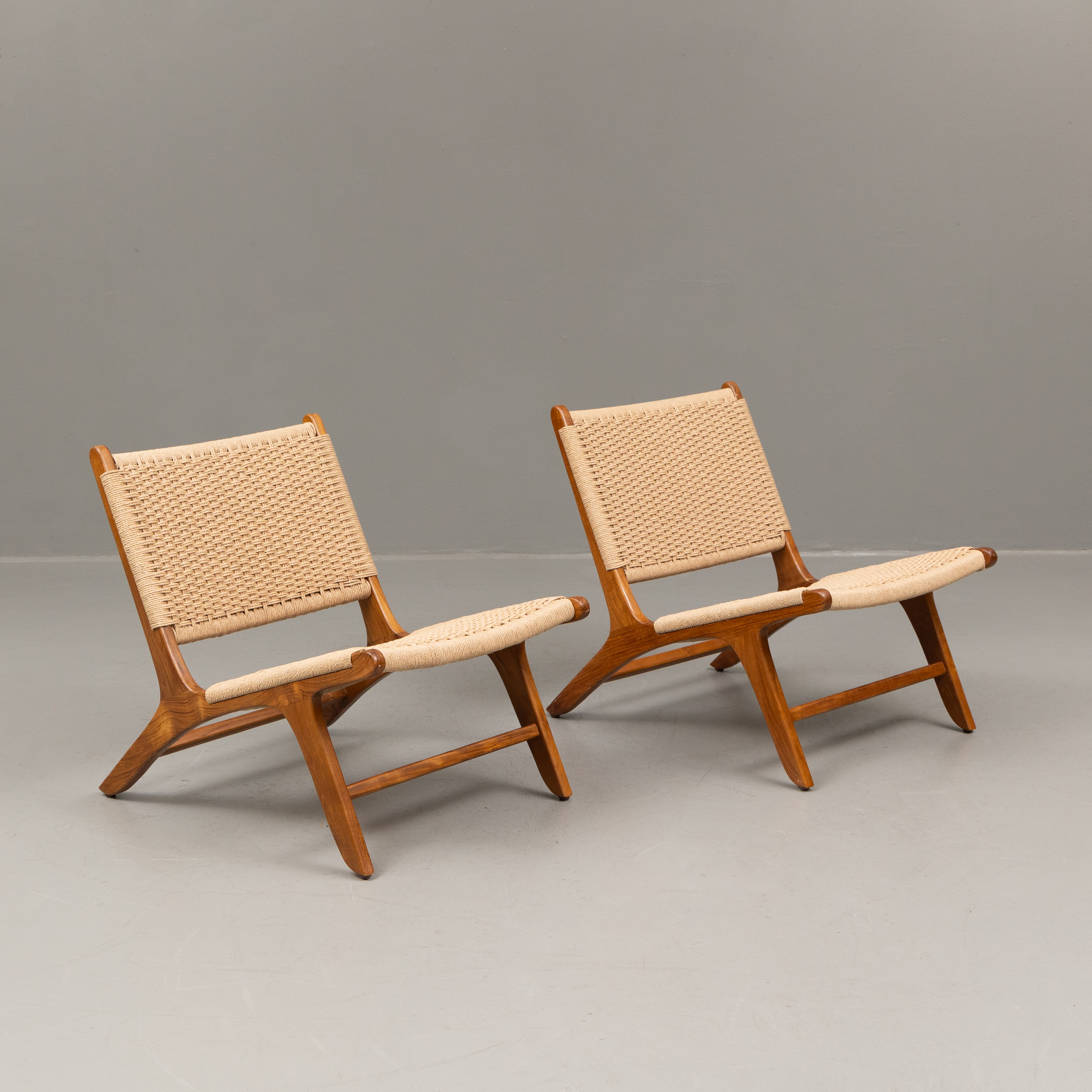 FÅTÖLJER, ett par, teak med repsits, retrostil, samtida.