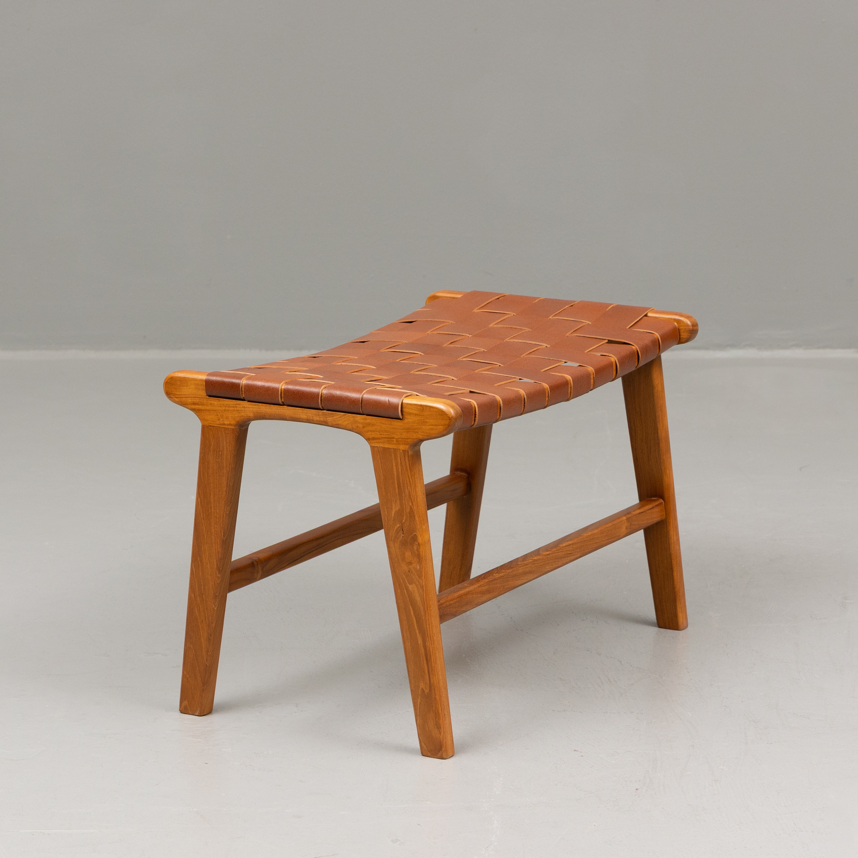 PALL, teak och flätat kärnläder, samtida.