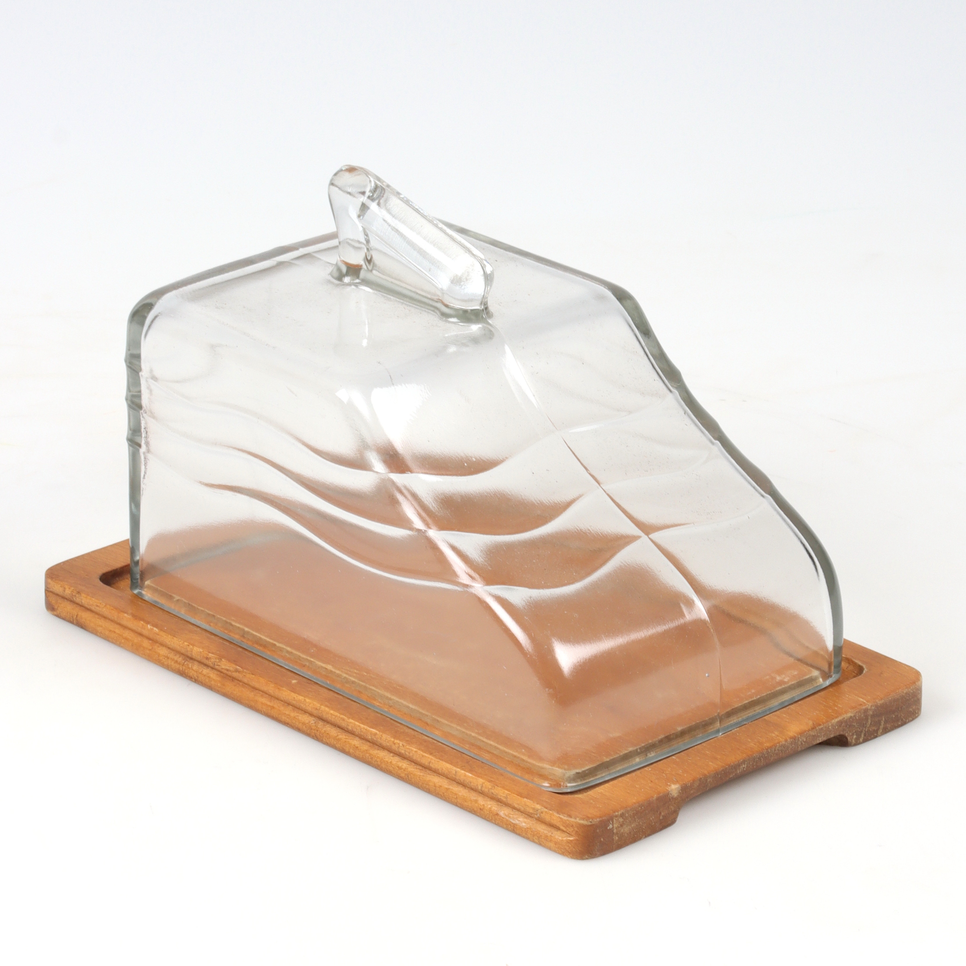 OSTKUPA, glas och trä, 1900-talets mitt.
