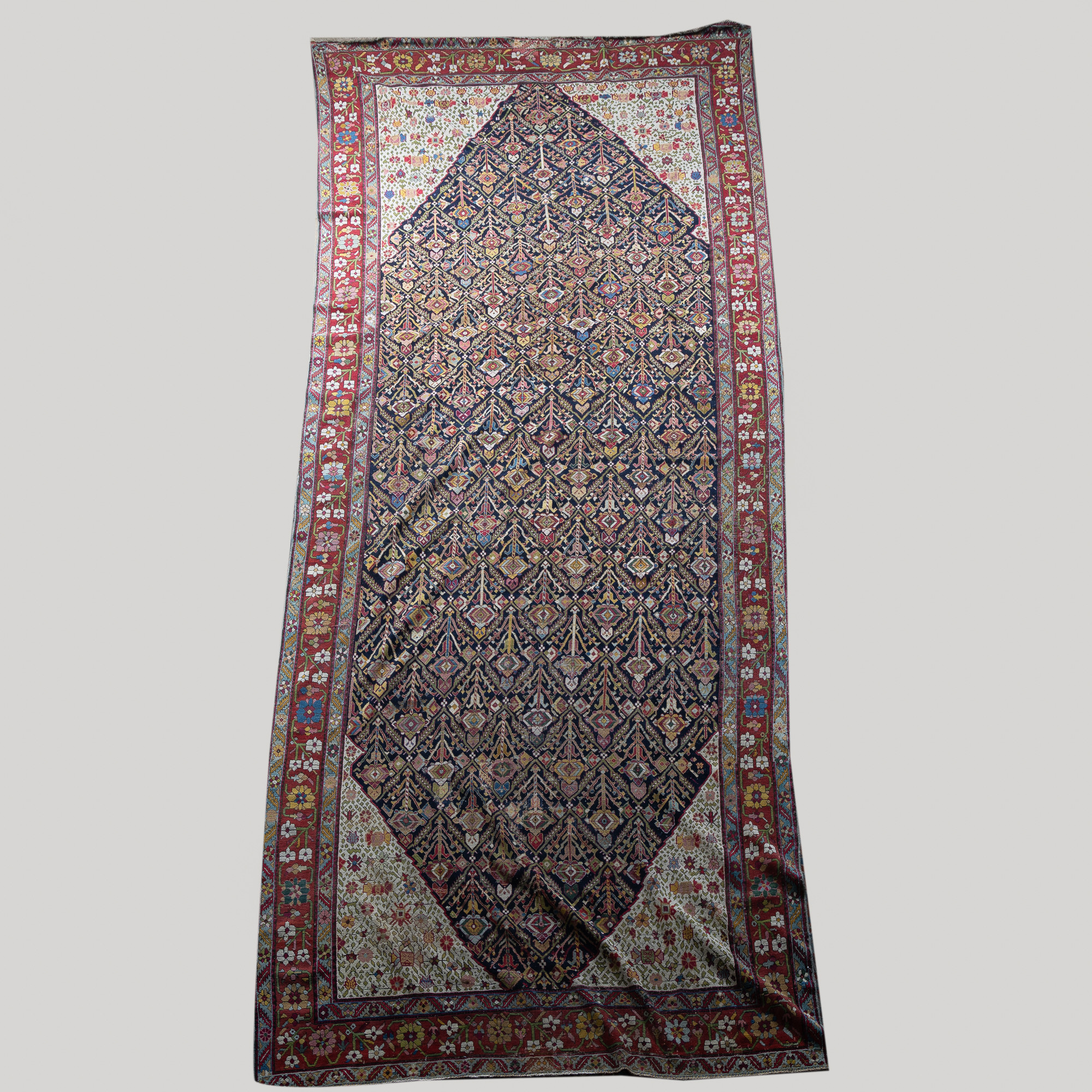 MATTA, Karabagh (Kaukasisk) kelly, antik, ca 587 x 229 cm.