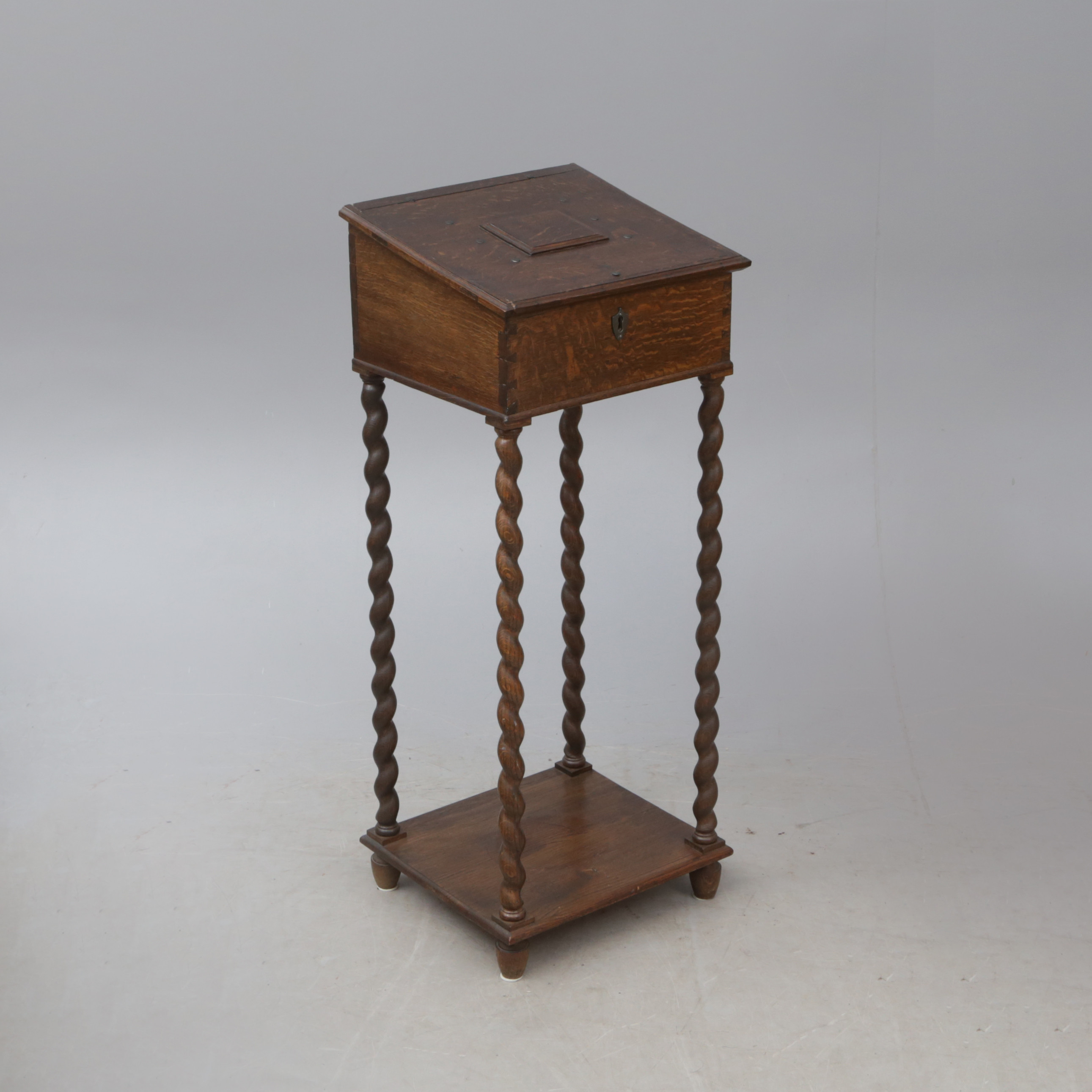 SKRIN/SKRIVPULPET, ek, 1800-tal.