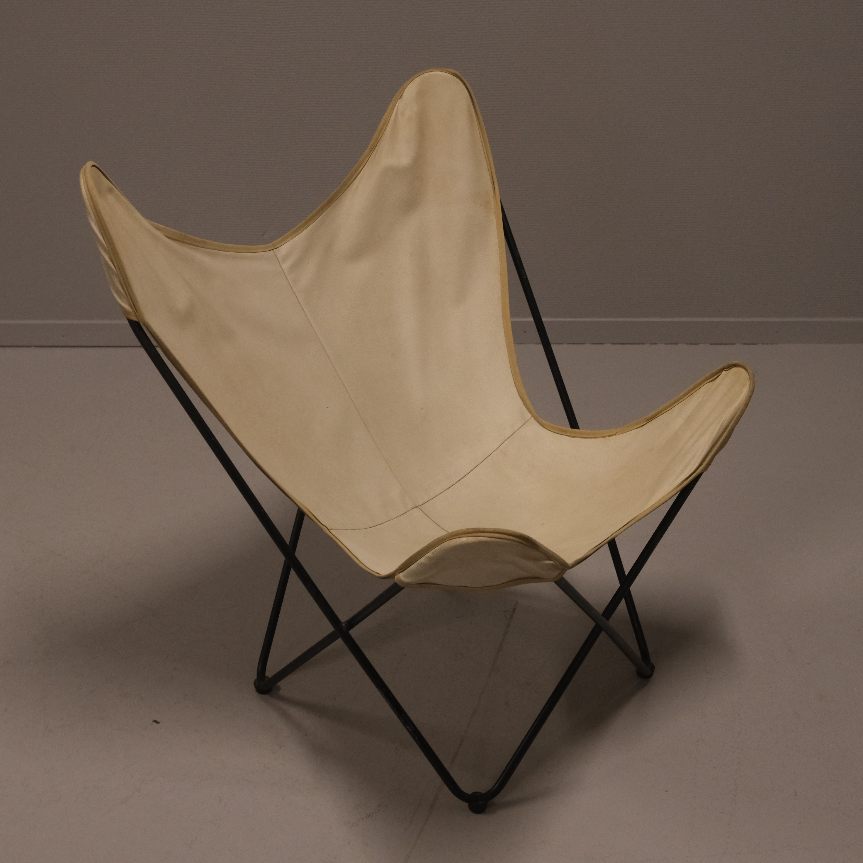 FLADDERMUSFÅTÖLJ, 1950-TAL.