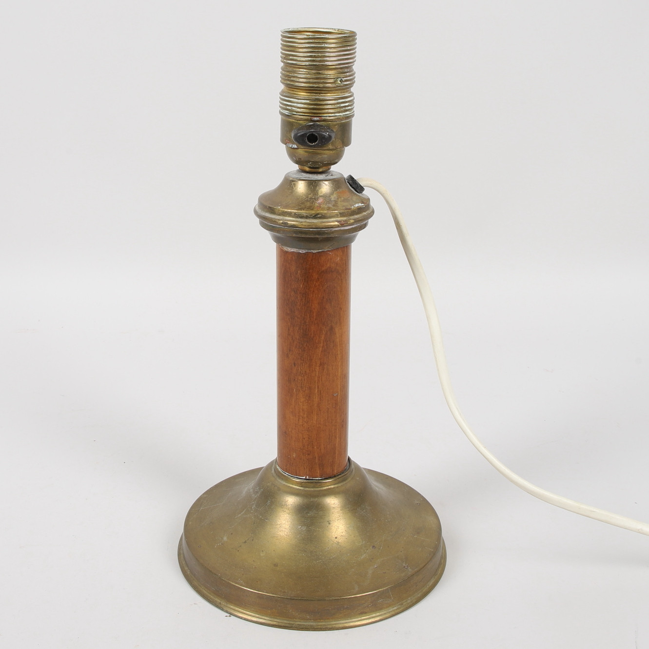 BORDSLAMPA, mässing & trä, Swedish Modern, mitten av 1900-talet.