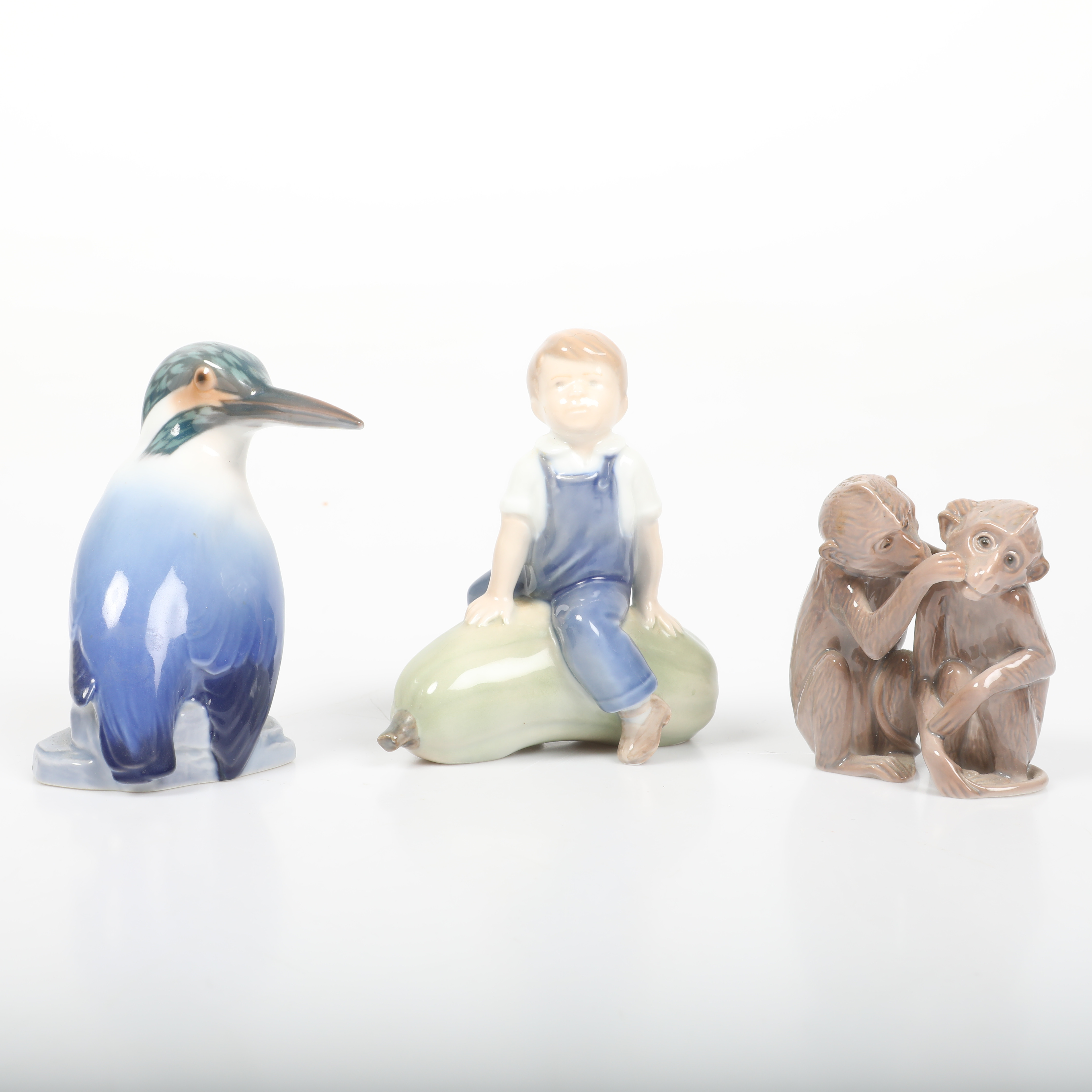 FIGURINER, 3 stycken, porslin, Bing & Gröndahl samt Royal Copenhagen, Danmark.