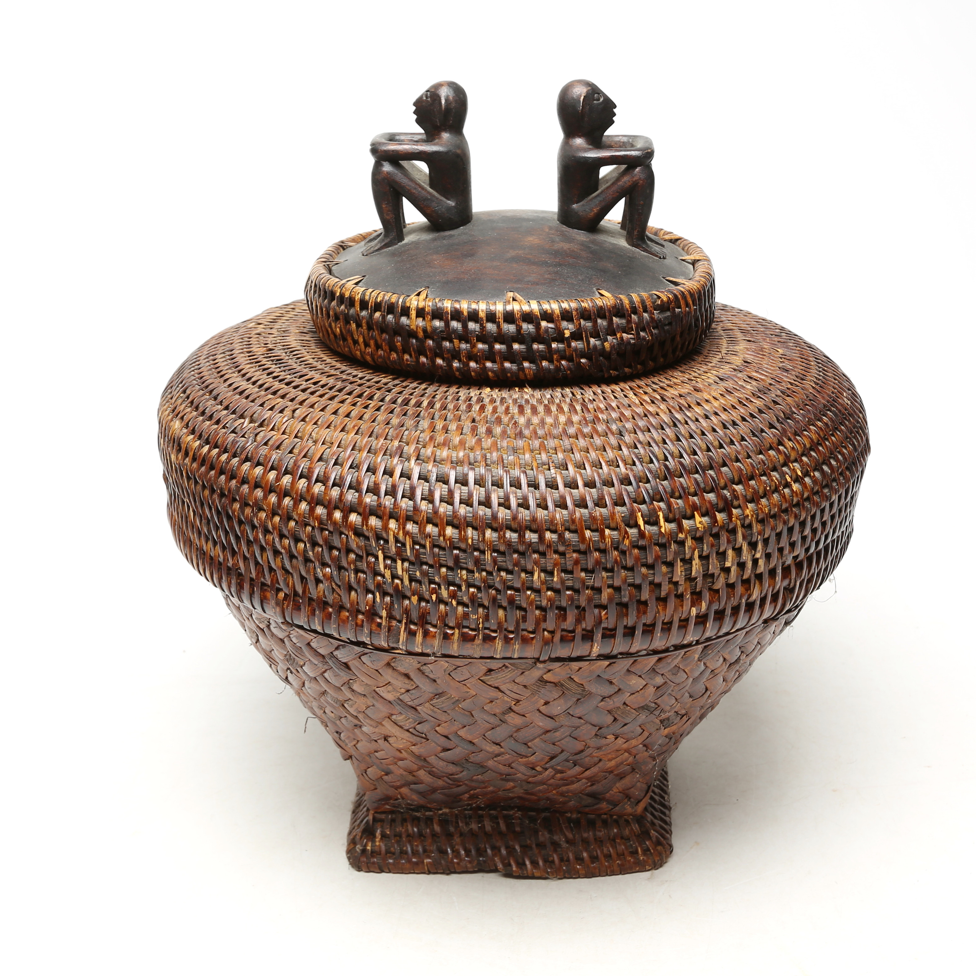 KORG med lock, sannolikt Afrika, 1900-tal.